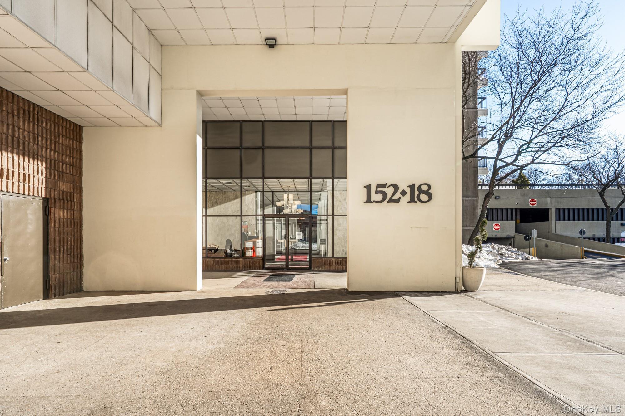 Condo Union Turnpike  Queens, NY 11367, MLS-959347-2