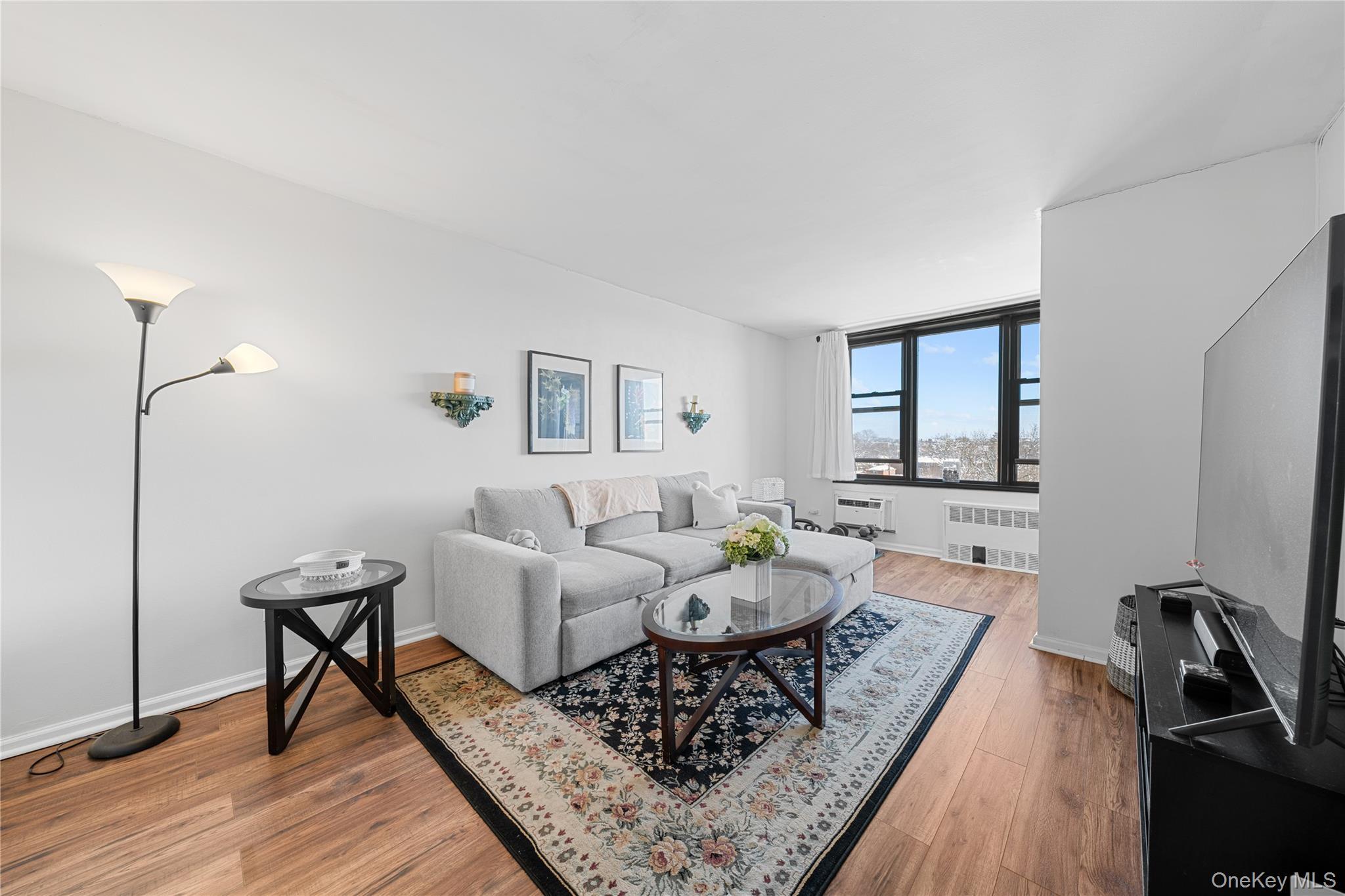 Coop Riverdale  Bronx, NY 10471, MLS-959383-4