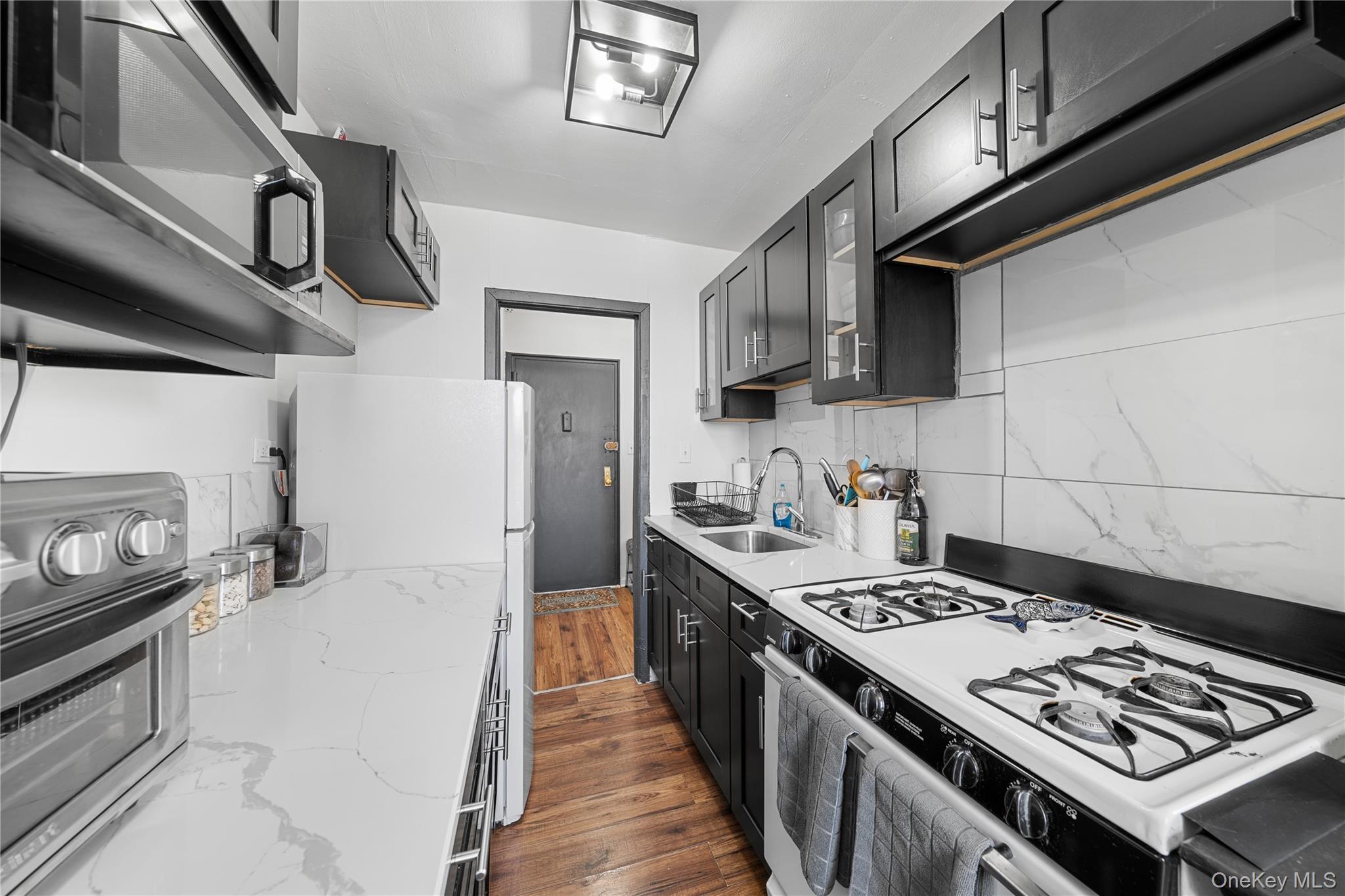 Coop Riverdale  Bronx, NY 10471, MLS-959383-9