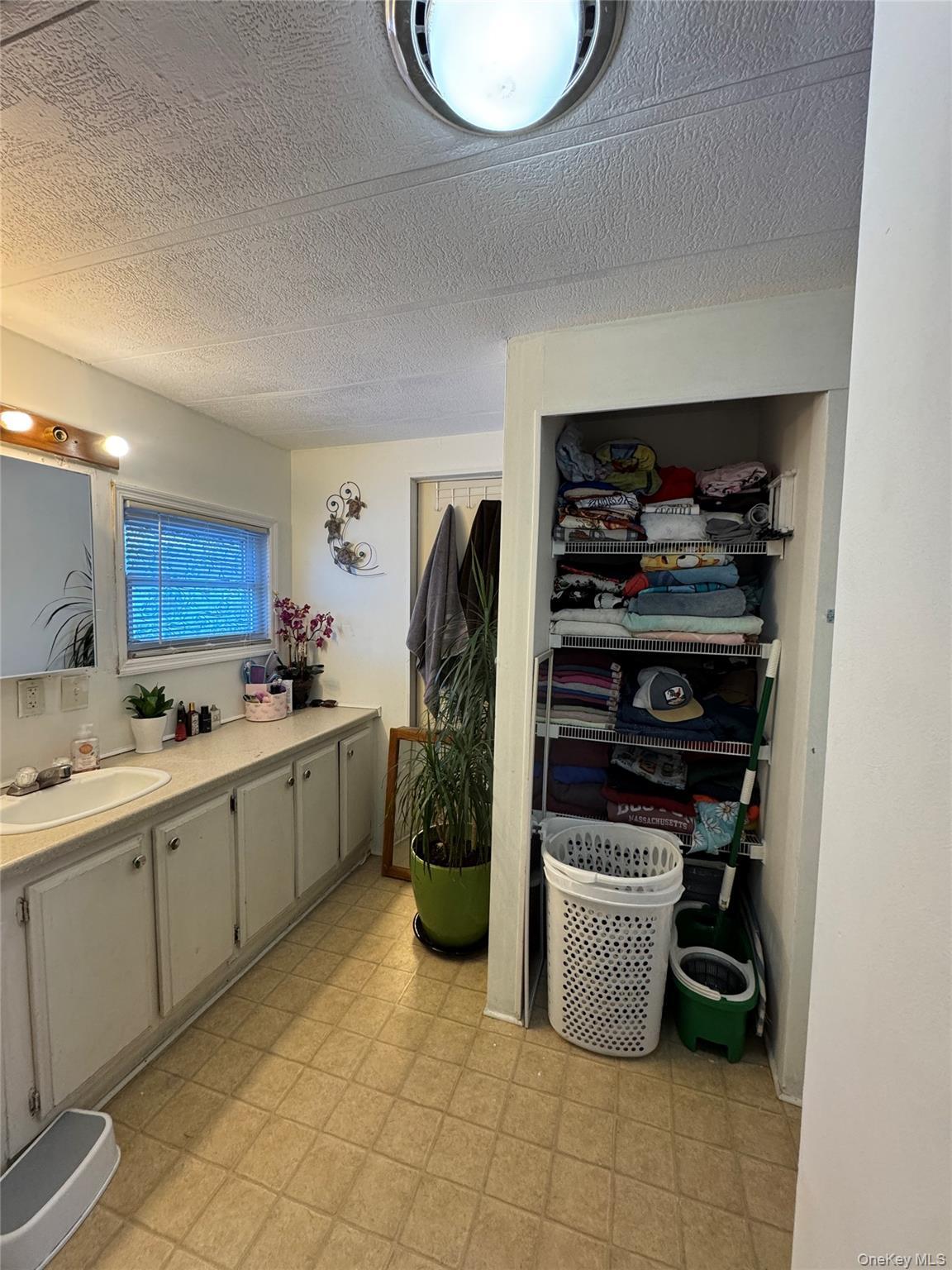 Single Family Rd  Dutchess County, NY 12601, MLS-959410-8