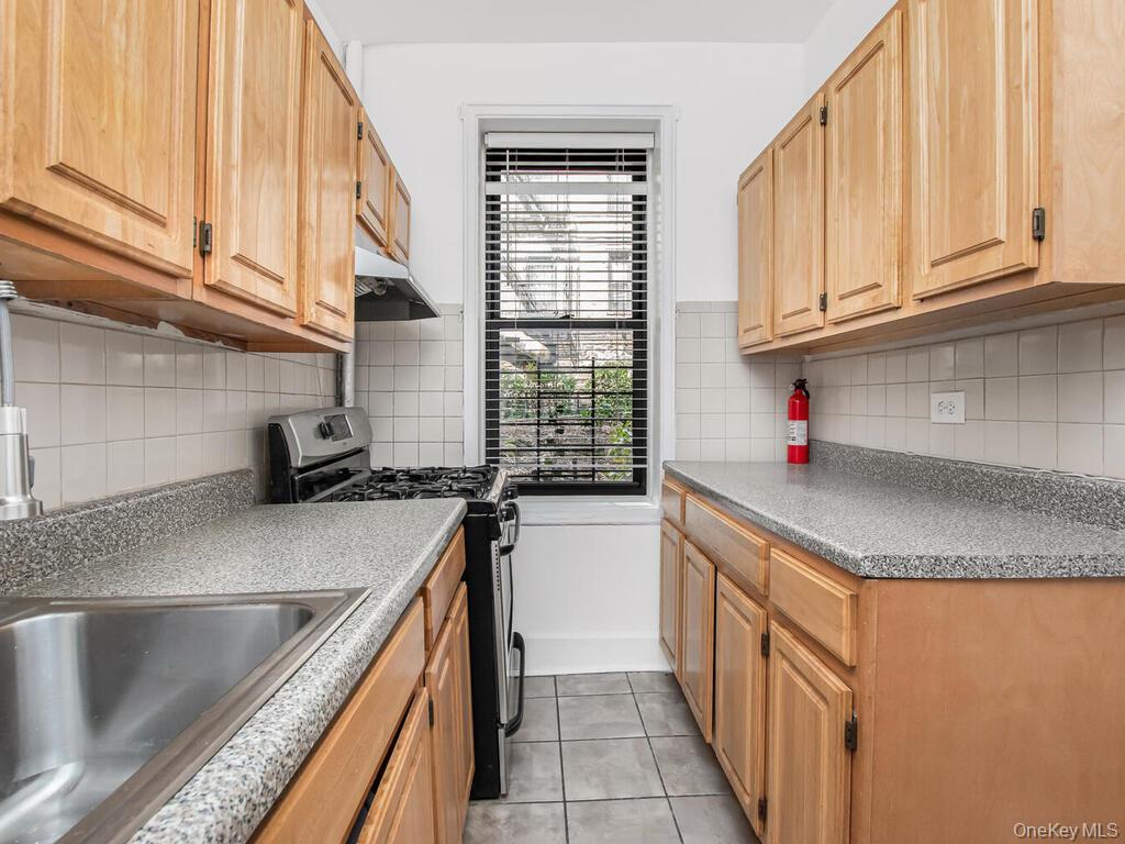 Coop Brady  Bronx, NY 10462, MLS-959417-14