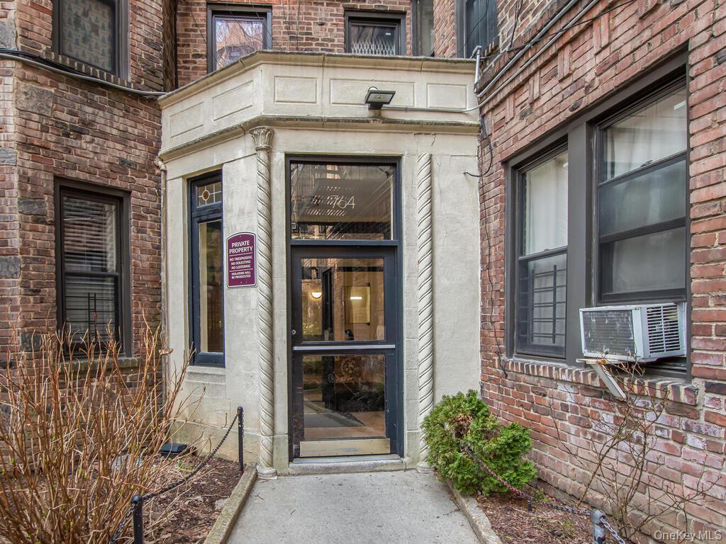 Coop Brady  Bronx, NY 10462, MLS-959417-4