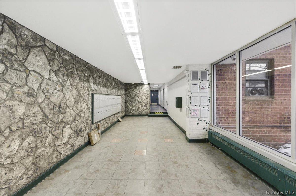 Coop Foothill  Queens, NY 11423, MLS-959422-3