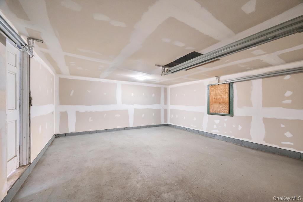 Single Family Mirin  Nassau County, NY 11575, MLS-959465-33