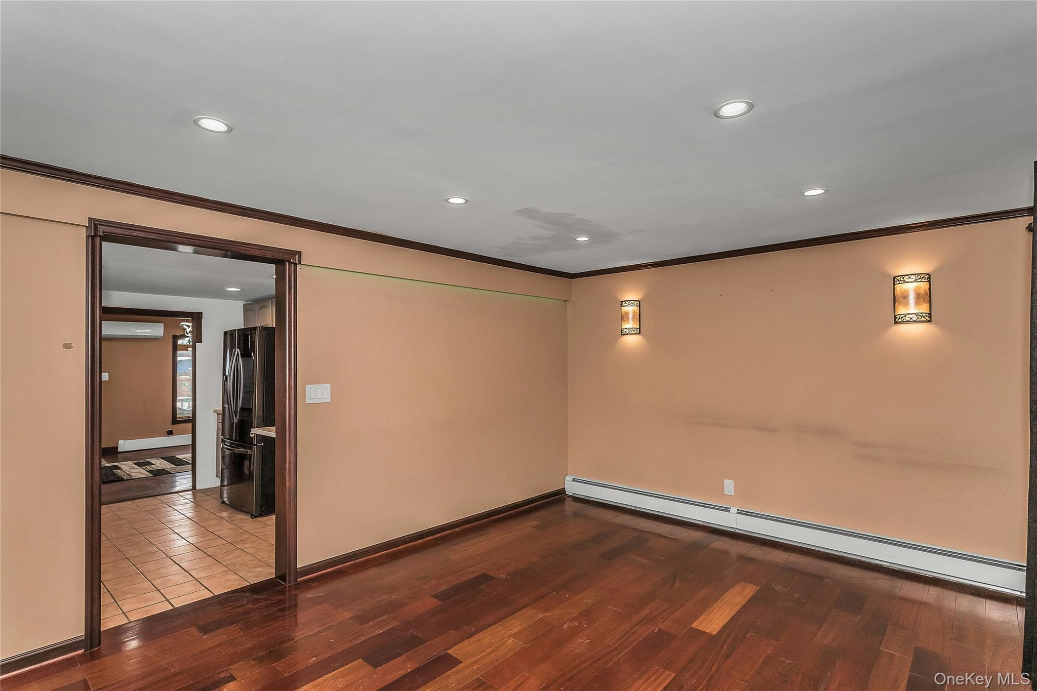 Single Family Jerusalem  Nassau County, NY 11801, MLS-959473-10