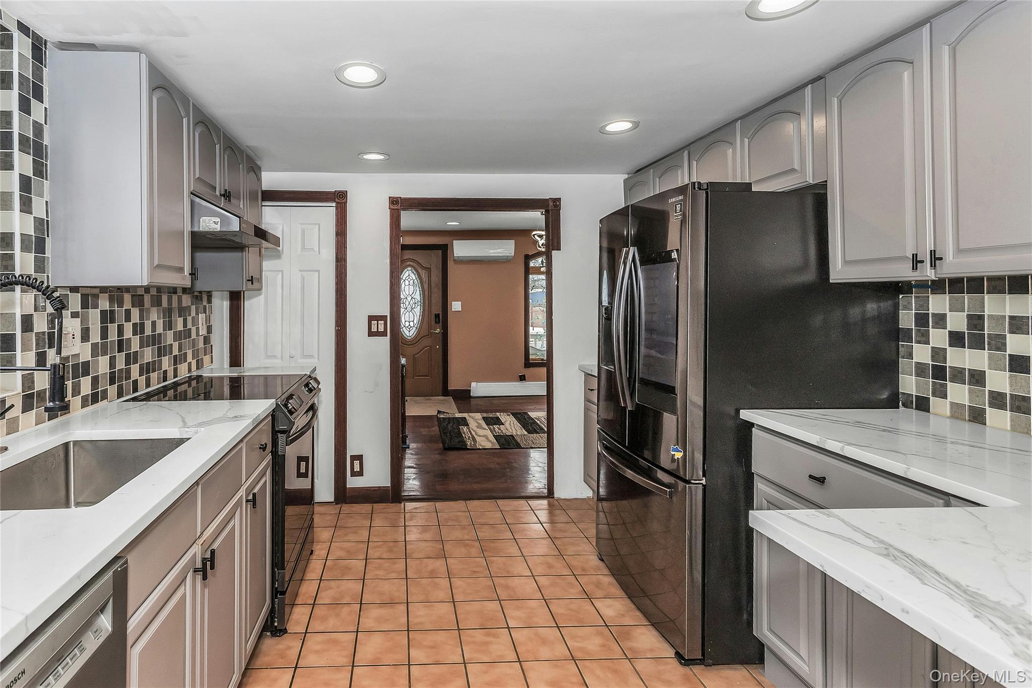 Single Family Jerusalem  Nassau County, NY 11801, MLS-959473-9