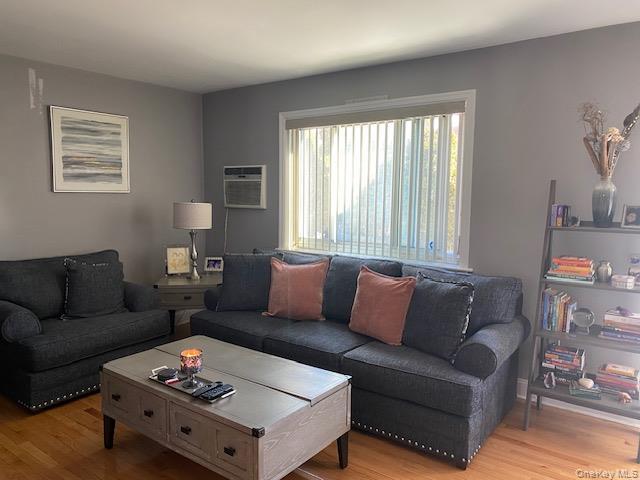 Coop 76th  Queens, NY 11426, MLS-959507-4