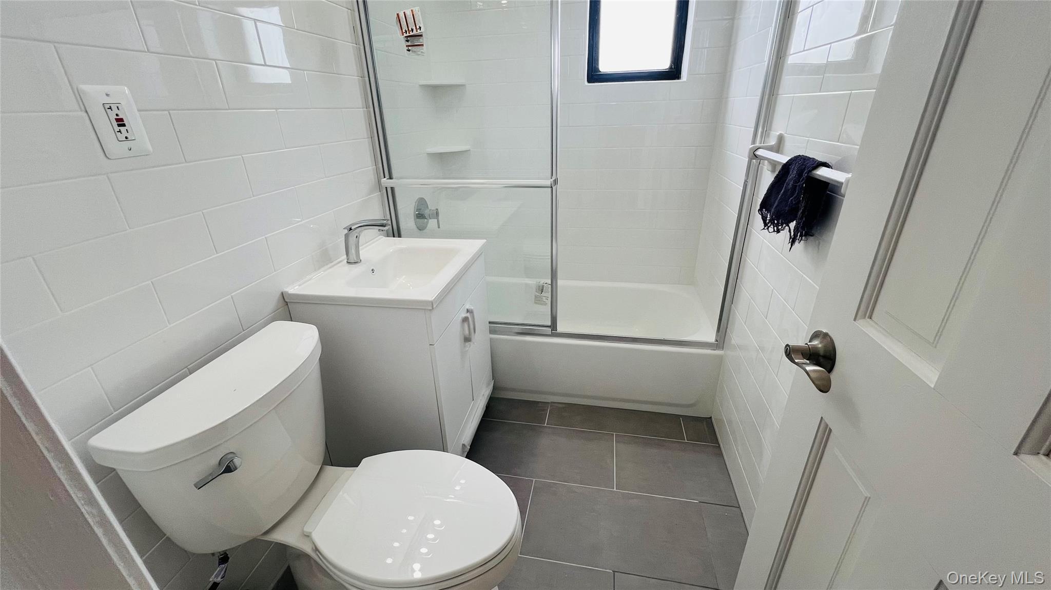 Condo 39th  Queens, NY 11377, MLS-959536-4