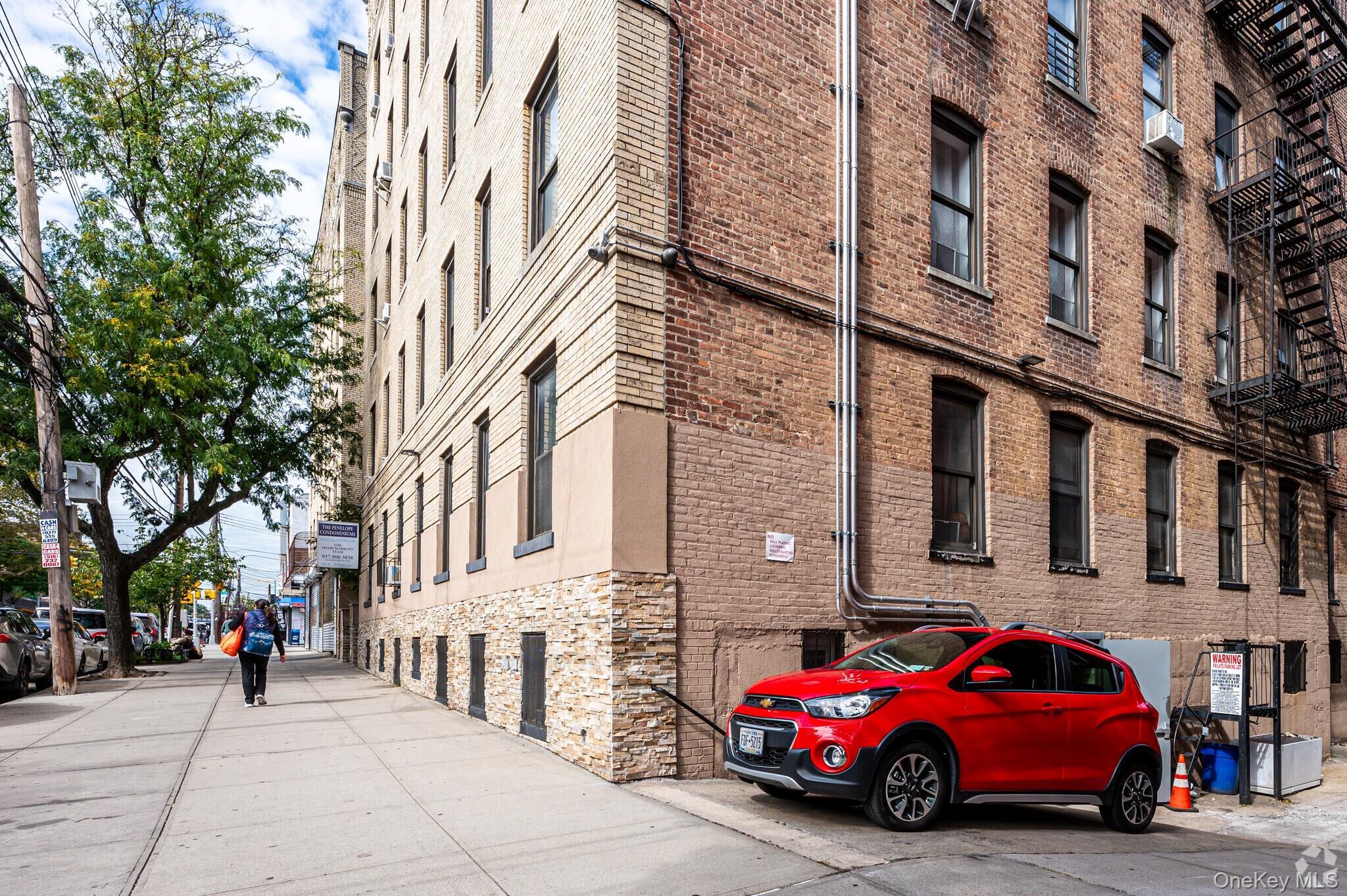 Condo 39th  Queens, NY 11377, MLS-959541-2