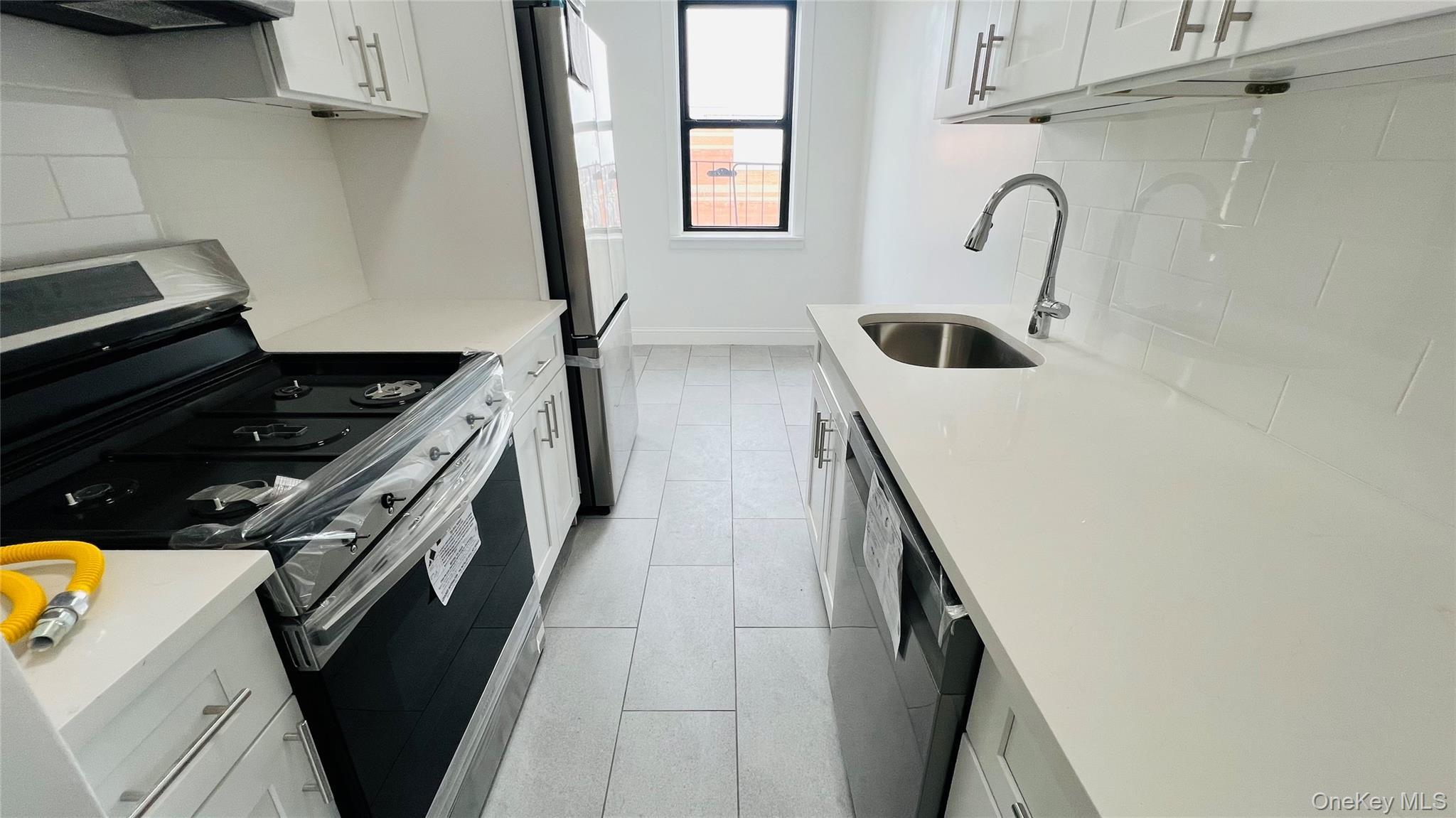 Condo 39th  Queens, NY 11377, MLS-959541-4