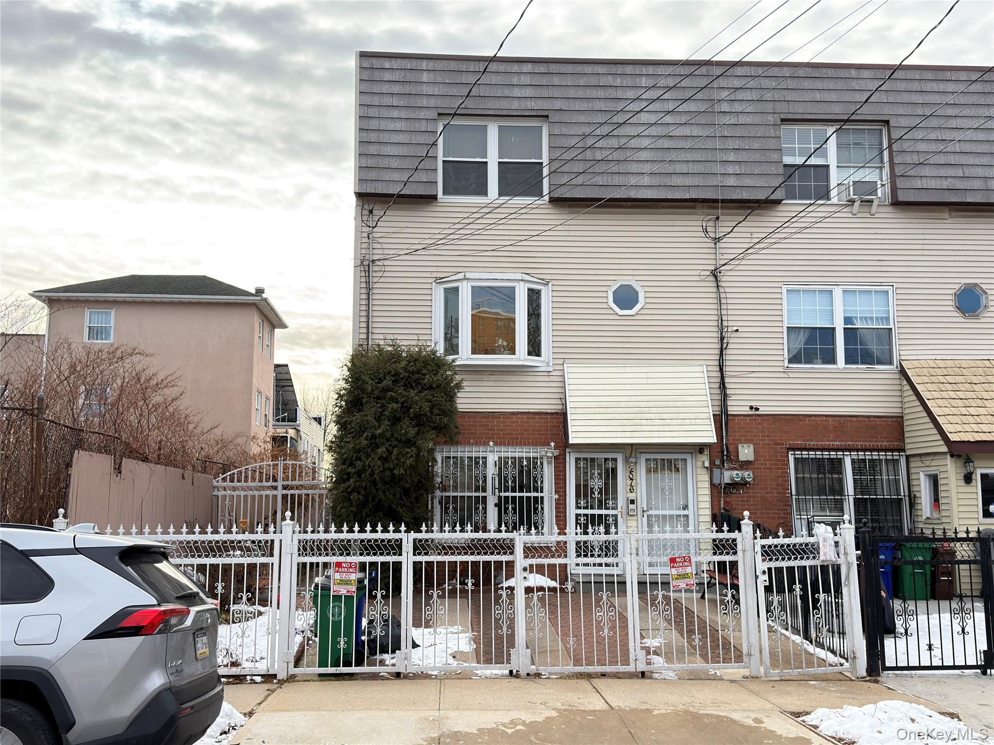 Single Family Caesar  Bronx, NY 10473, MLS-959567-2