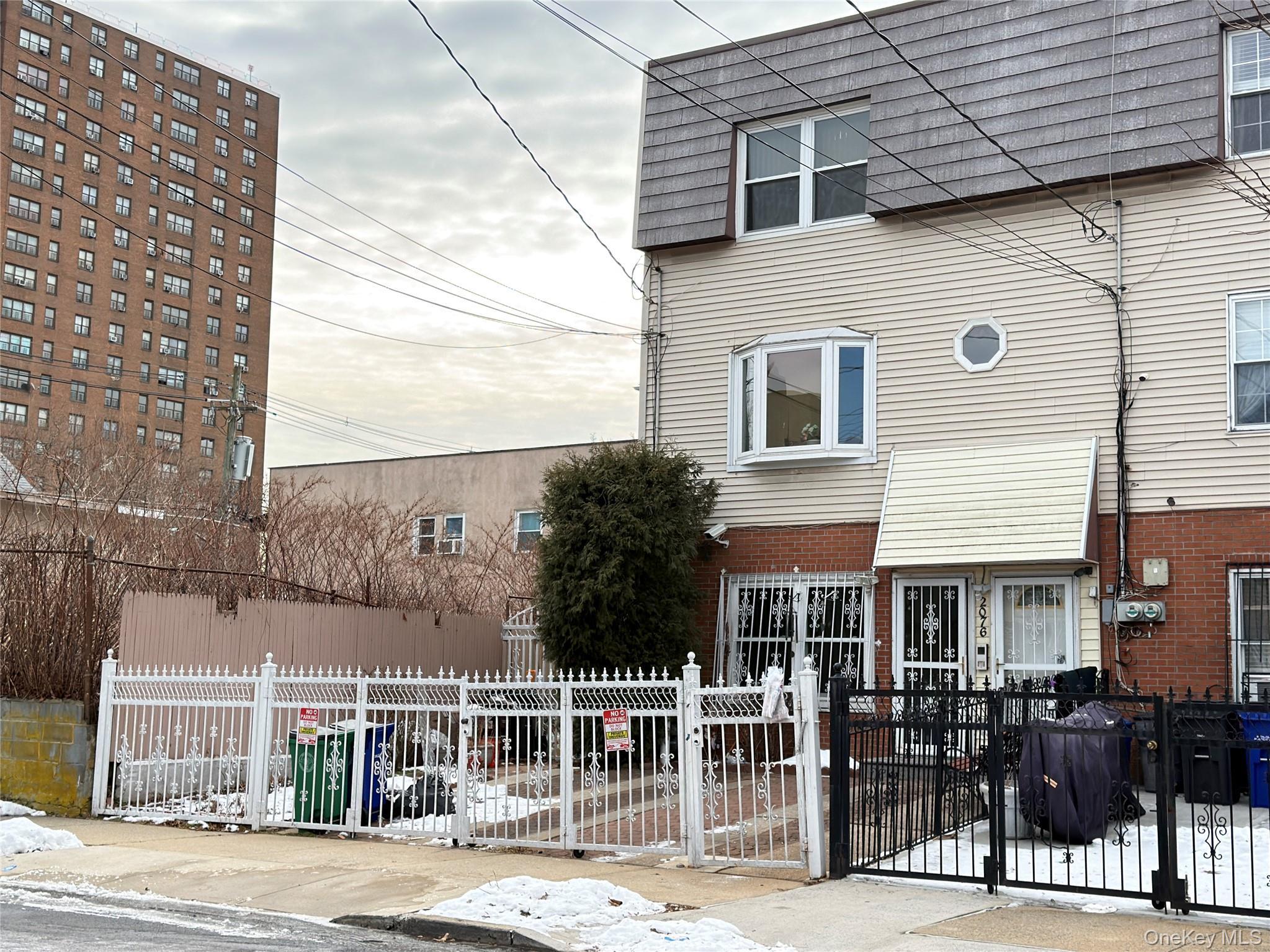 Single Family Caesar  Bronx, NY 10473, MLS-959567-7