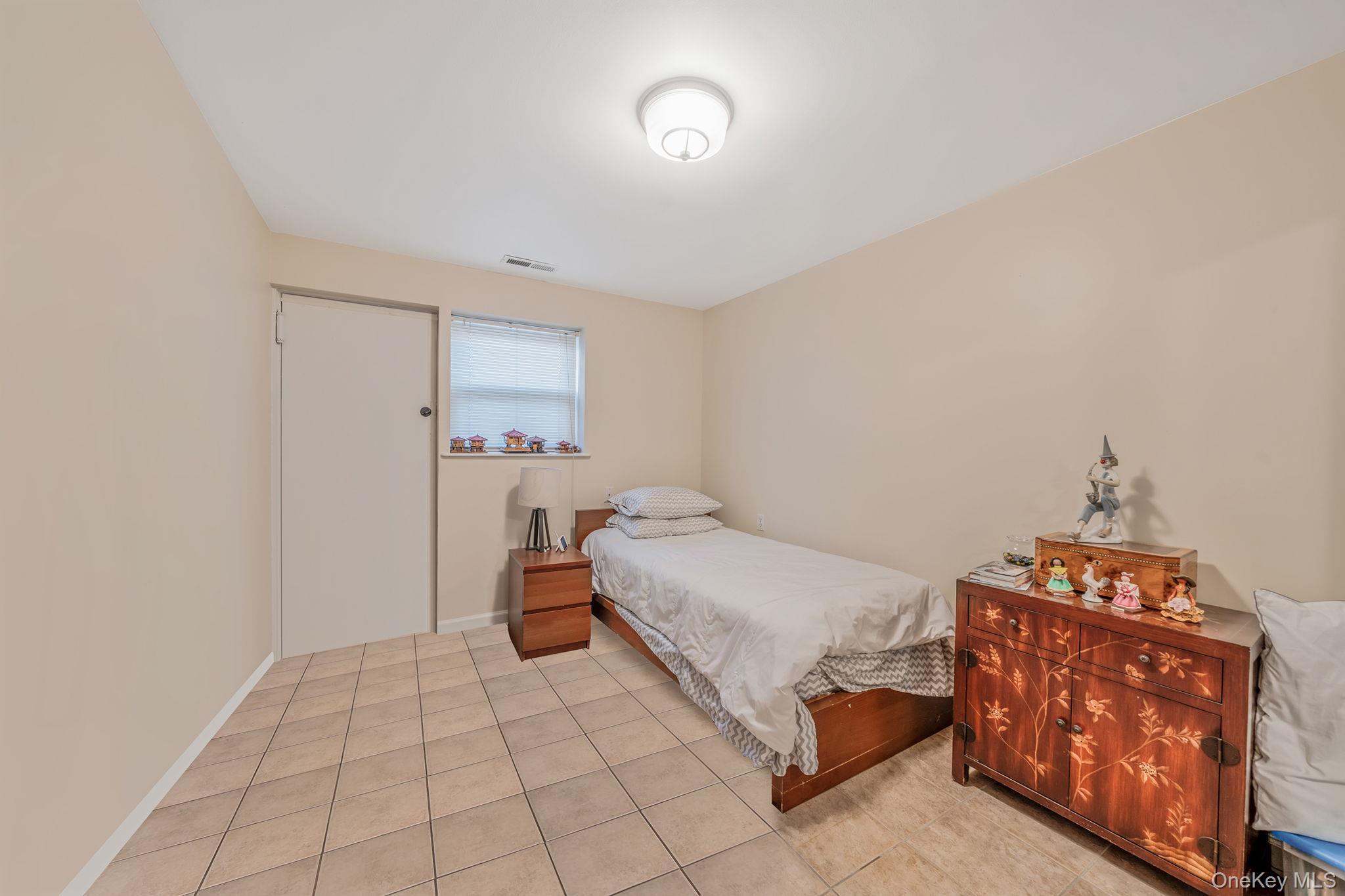 Single Family Whitestone  Queens, NY 11357, MLS-959617-24