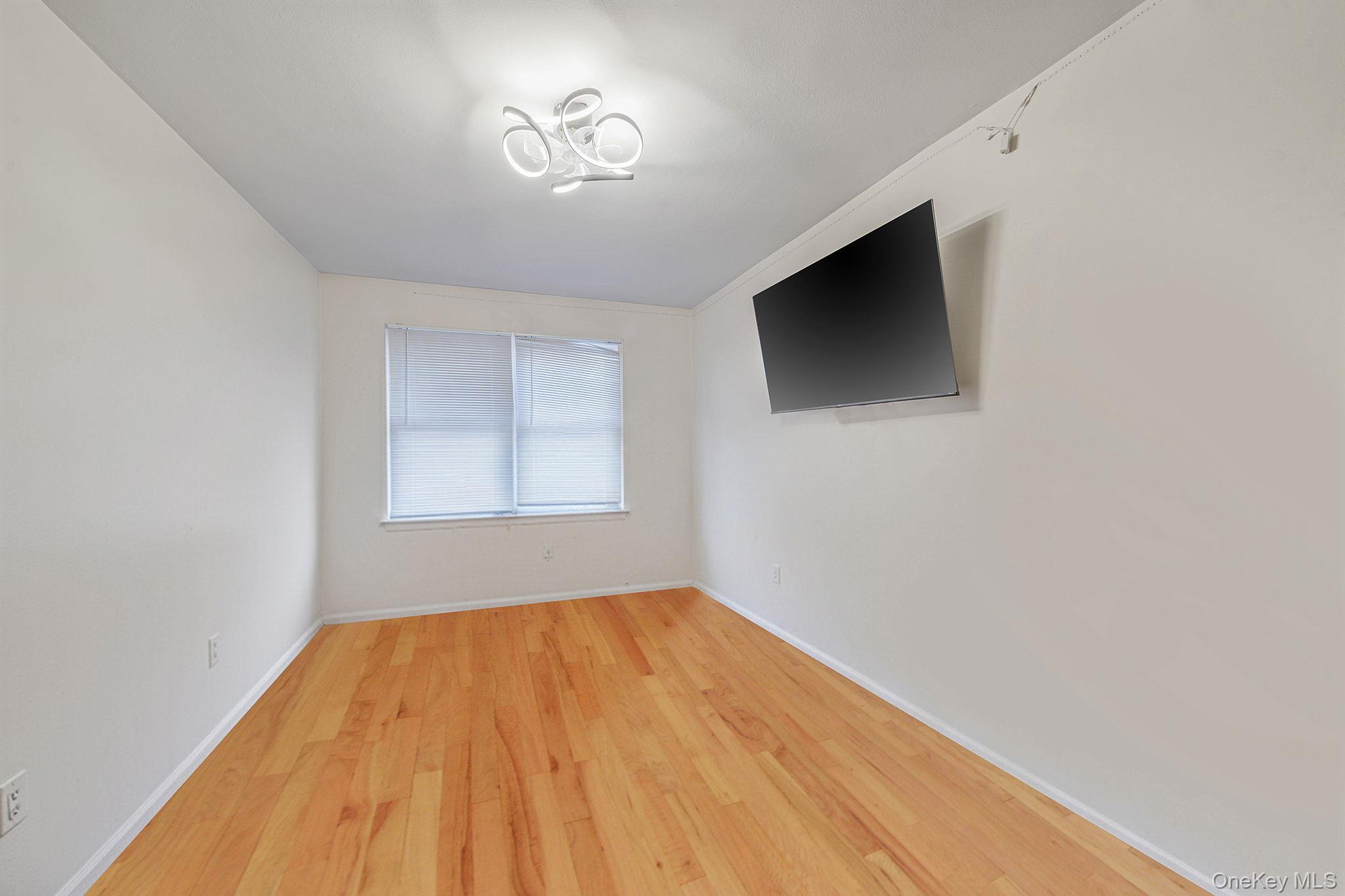 Single Family Whitestone  Queens, NY 11357, MLS-959617-9