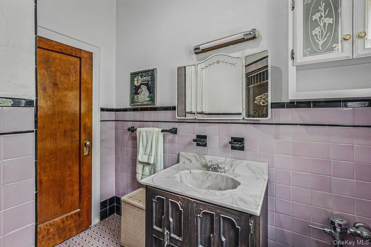 Single Family Hazen  Queens, NY 11370, MLS-959618-15