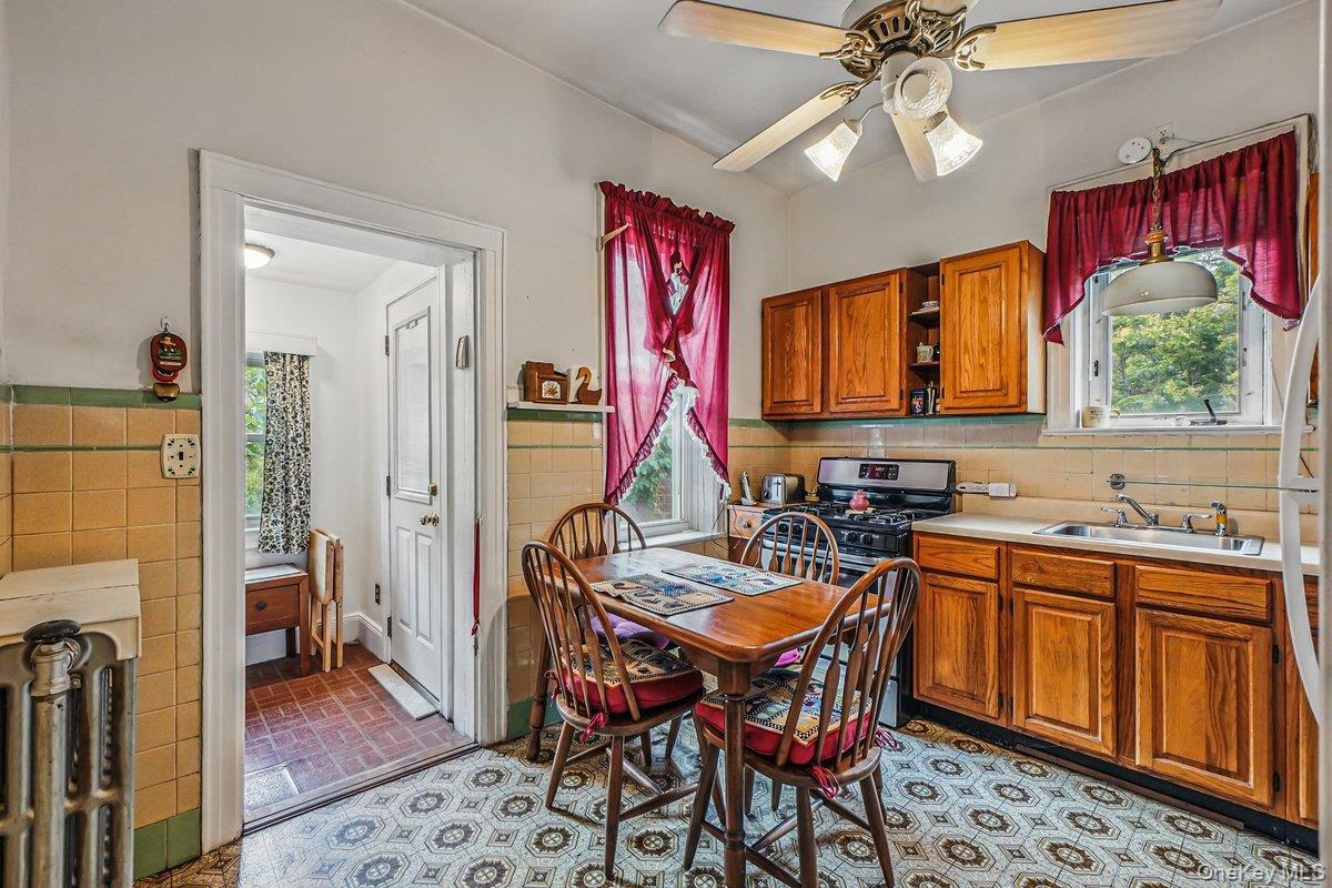 Single Family Hazen  Queens, NY 11370, MLS-959618-16