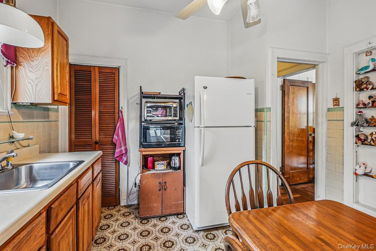 Single Family Hazen  Queens, NY 11370, MLS-959618-17