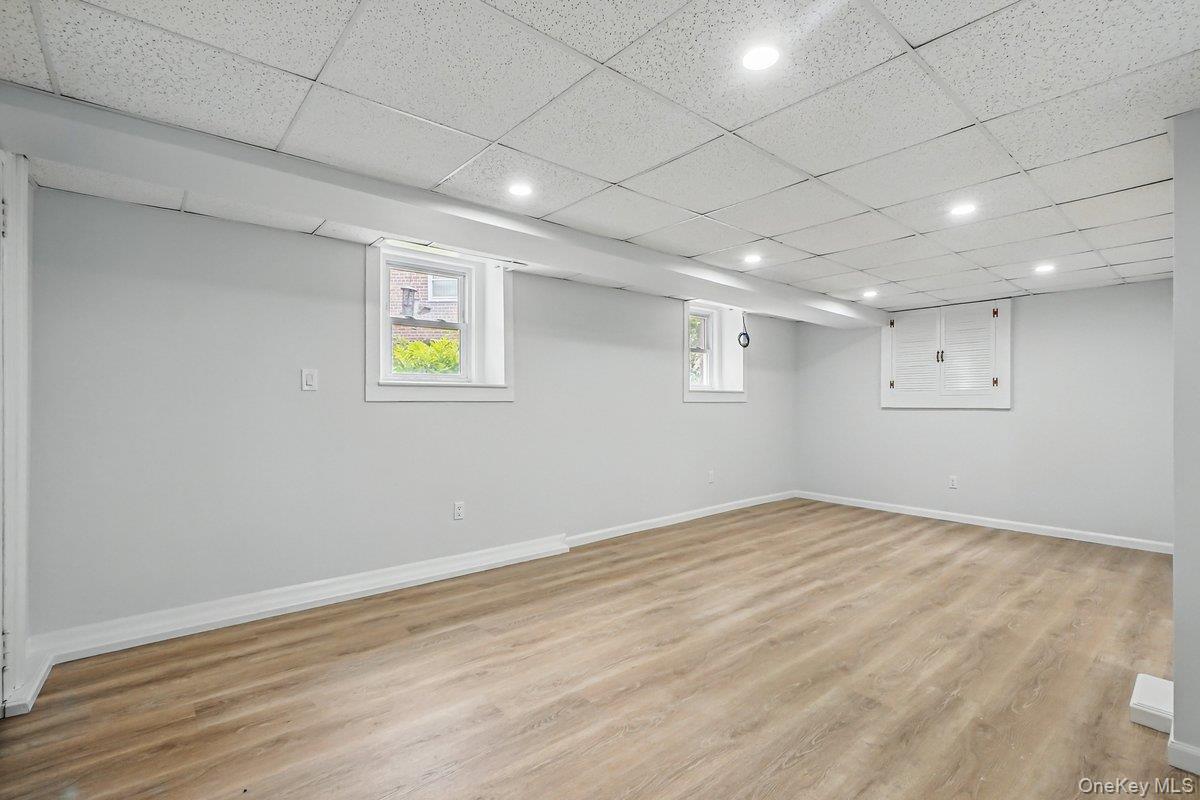 Single Family Hazen  Queens, NY 11370, MLS-959618-25