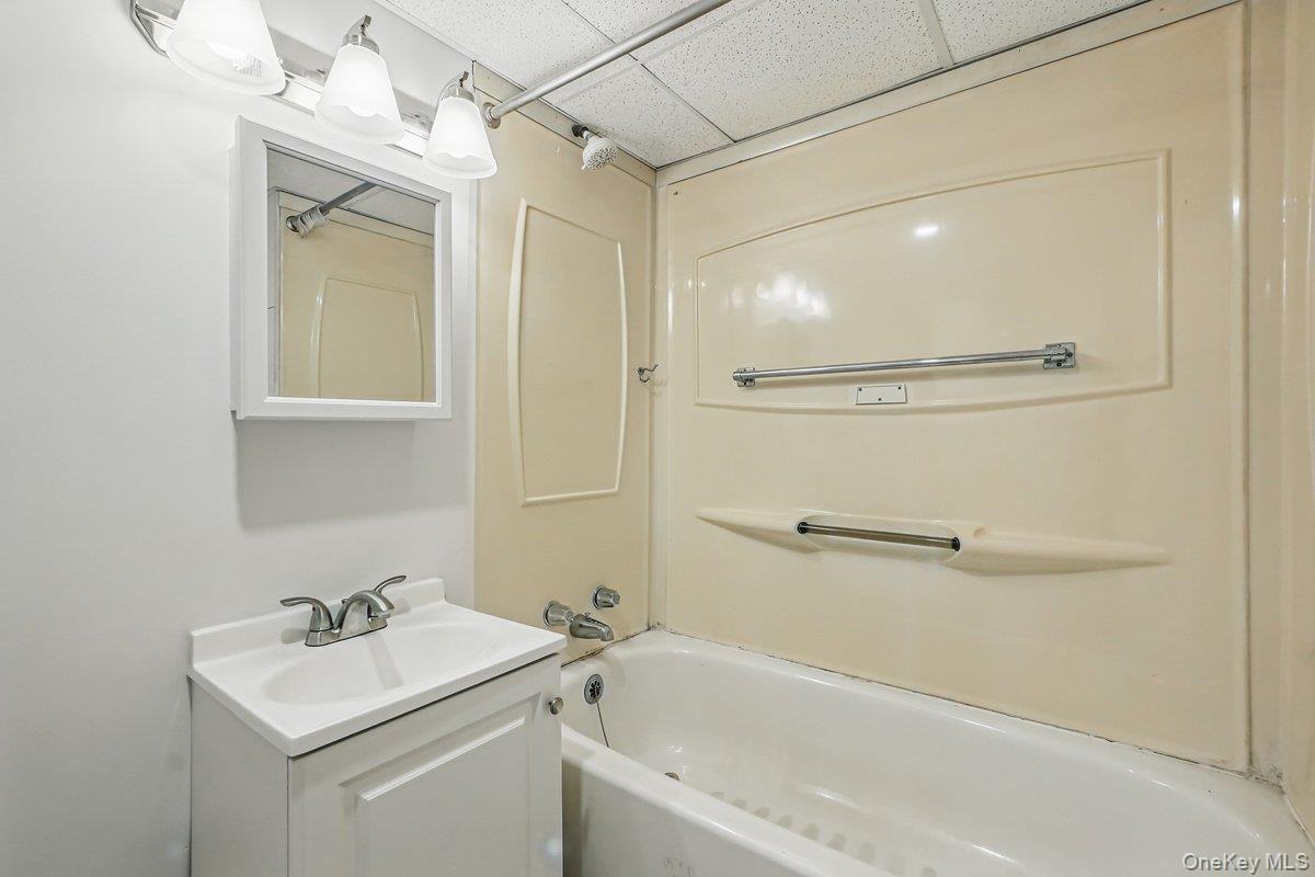 Single Family Hazen  Queens, NY 11370, MLS-959618-26