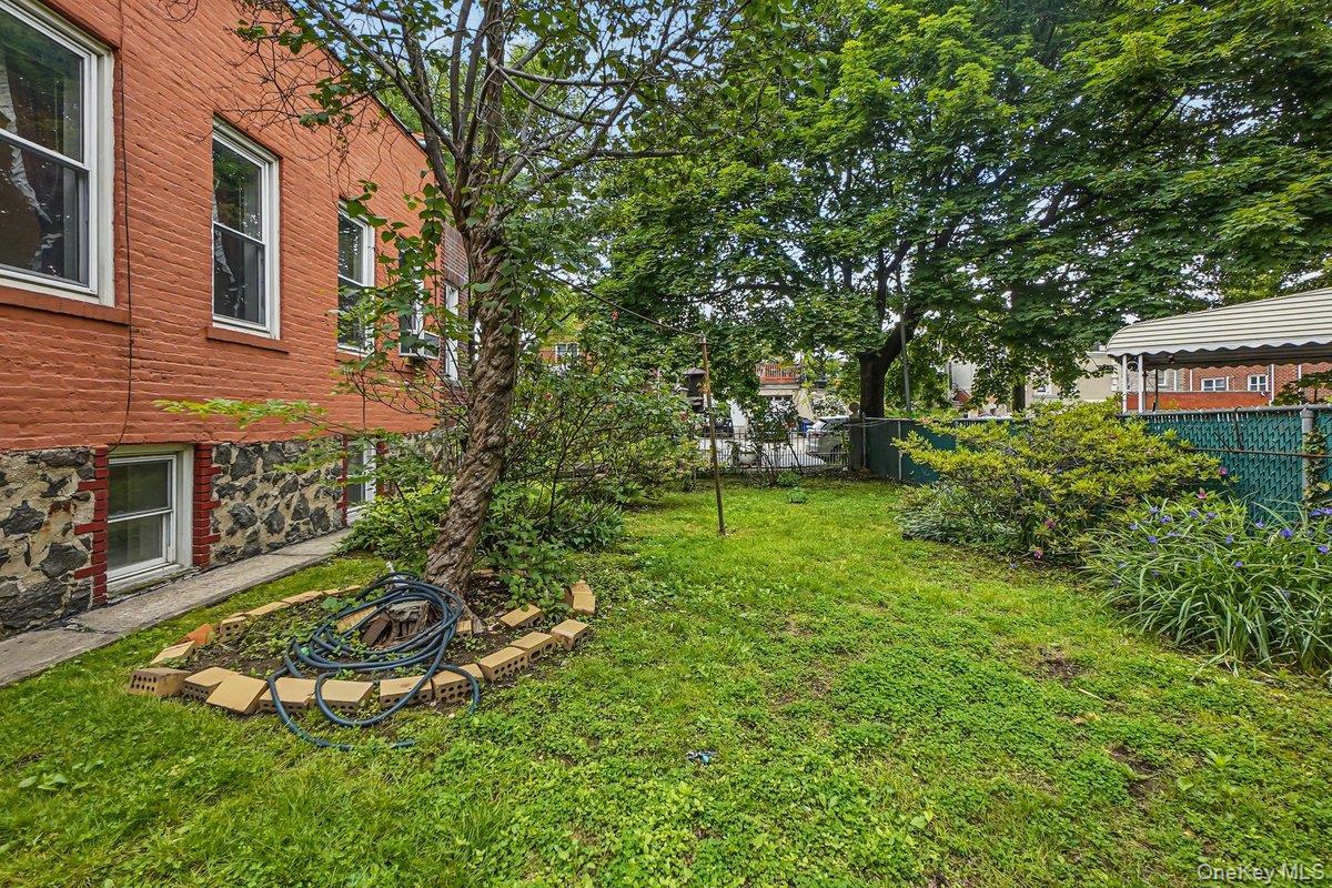 Single Family Hazen  Queens, NY 11370, MLS-959618-5