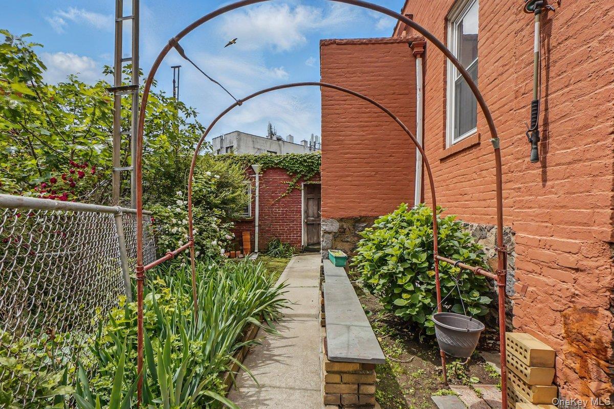 Single Family Hazen  Queens, NY 11370, MLS-959618-6