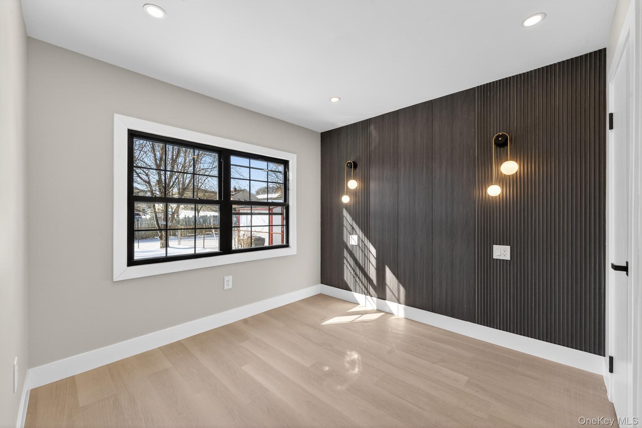 Single Family Huxley  Queens, NY 11422, MLS-959670-10