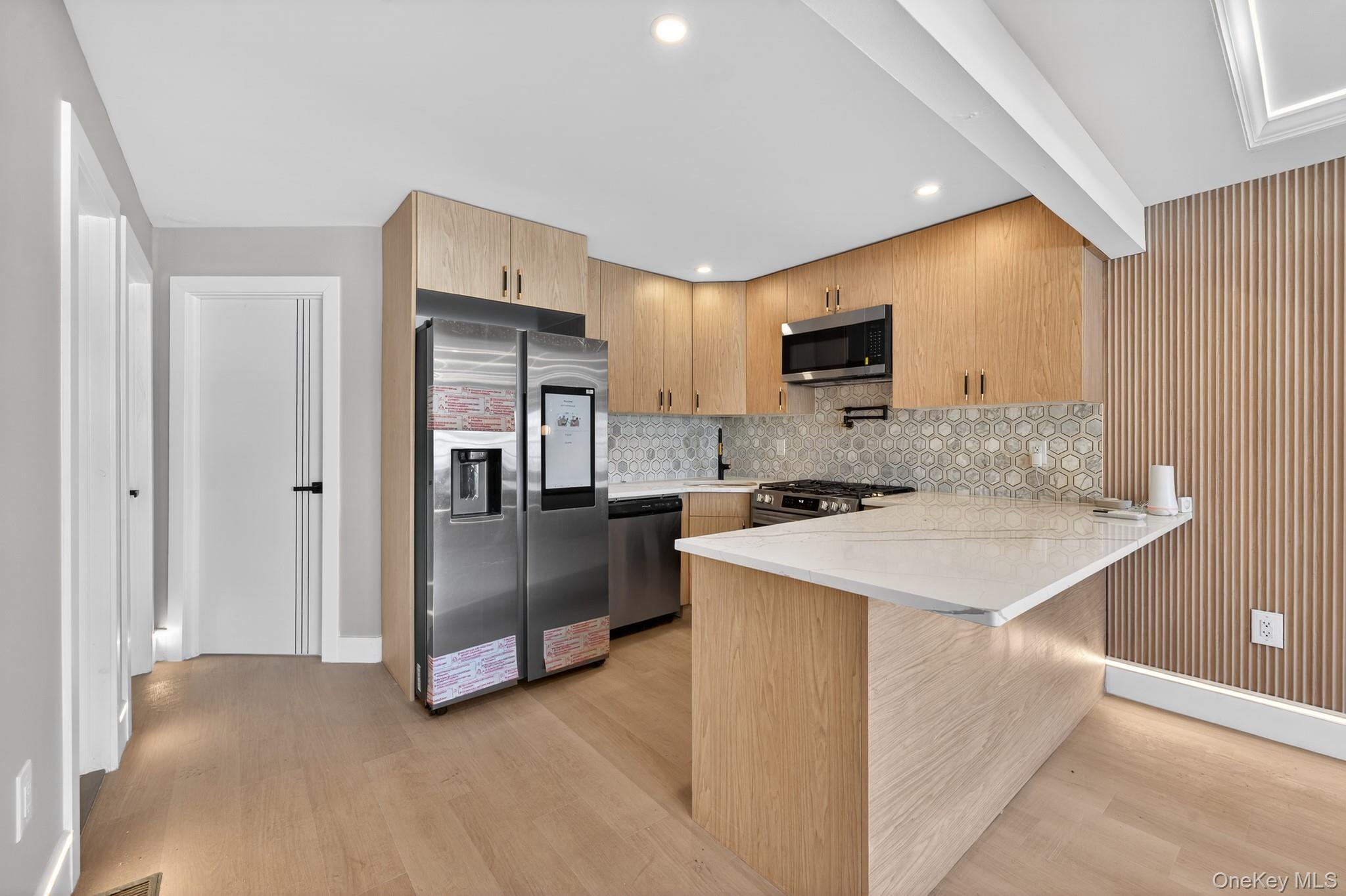 Single Family Huxley  Queens, NY 11422, MLS-959670-3