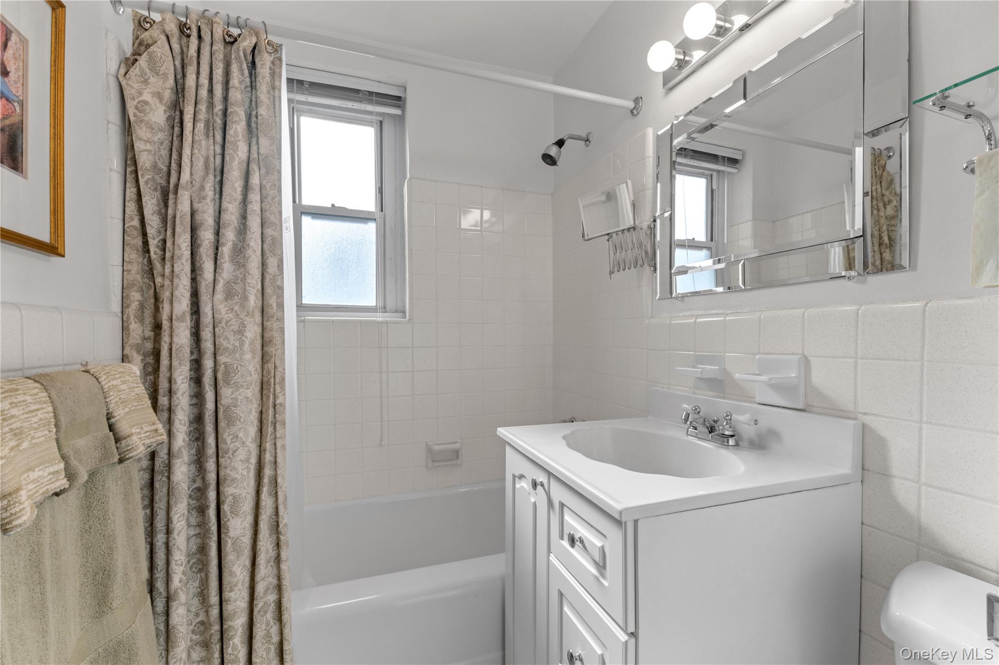 Coop 211 Queens, NY 11360, MLS-959690-15