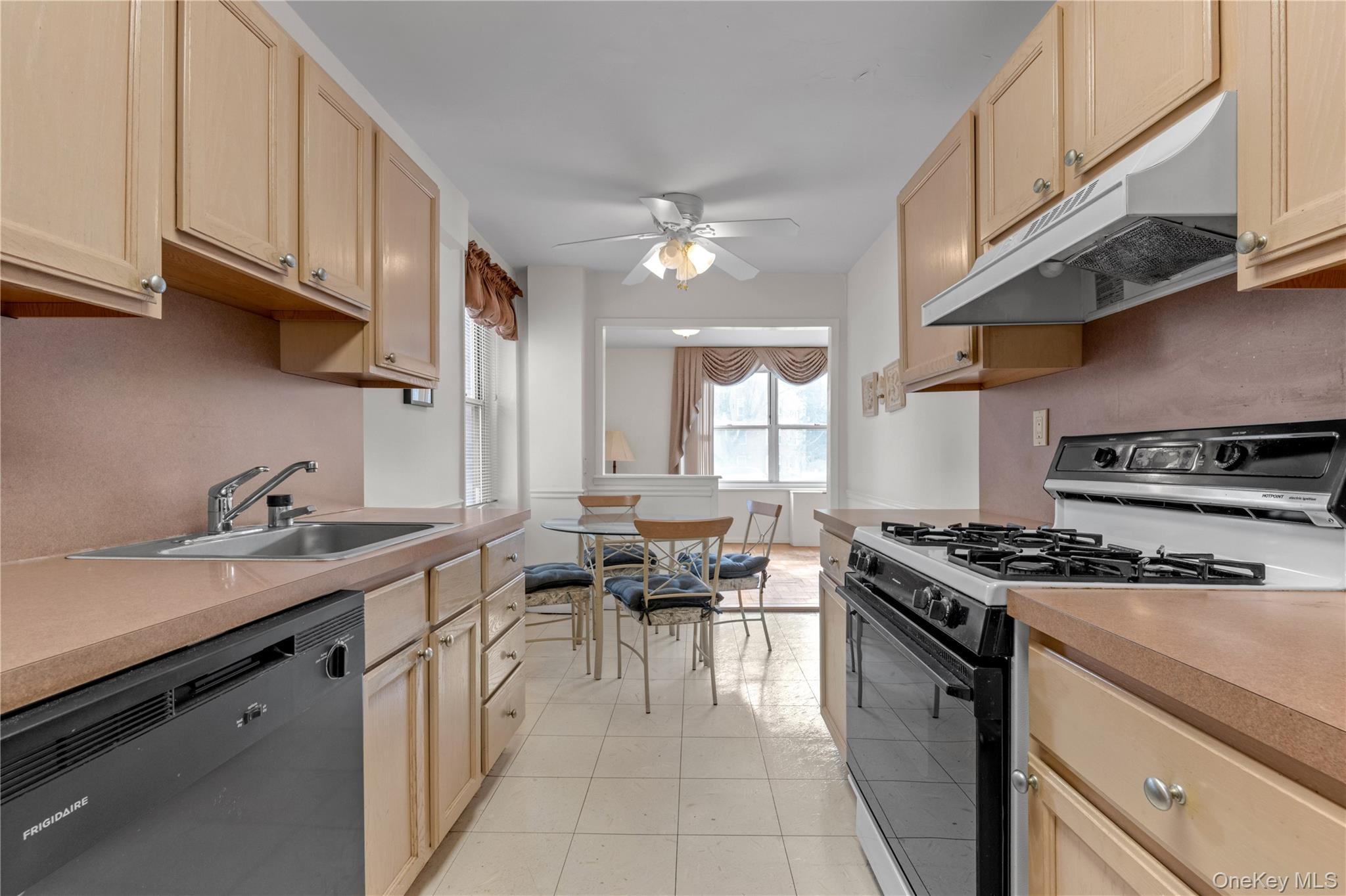 Coop 211 Queens, NY 11360, MLS-959690-6