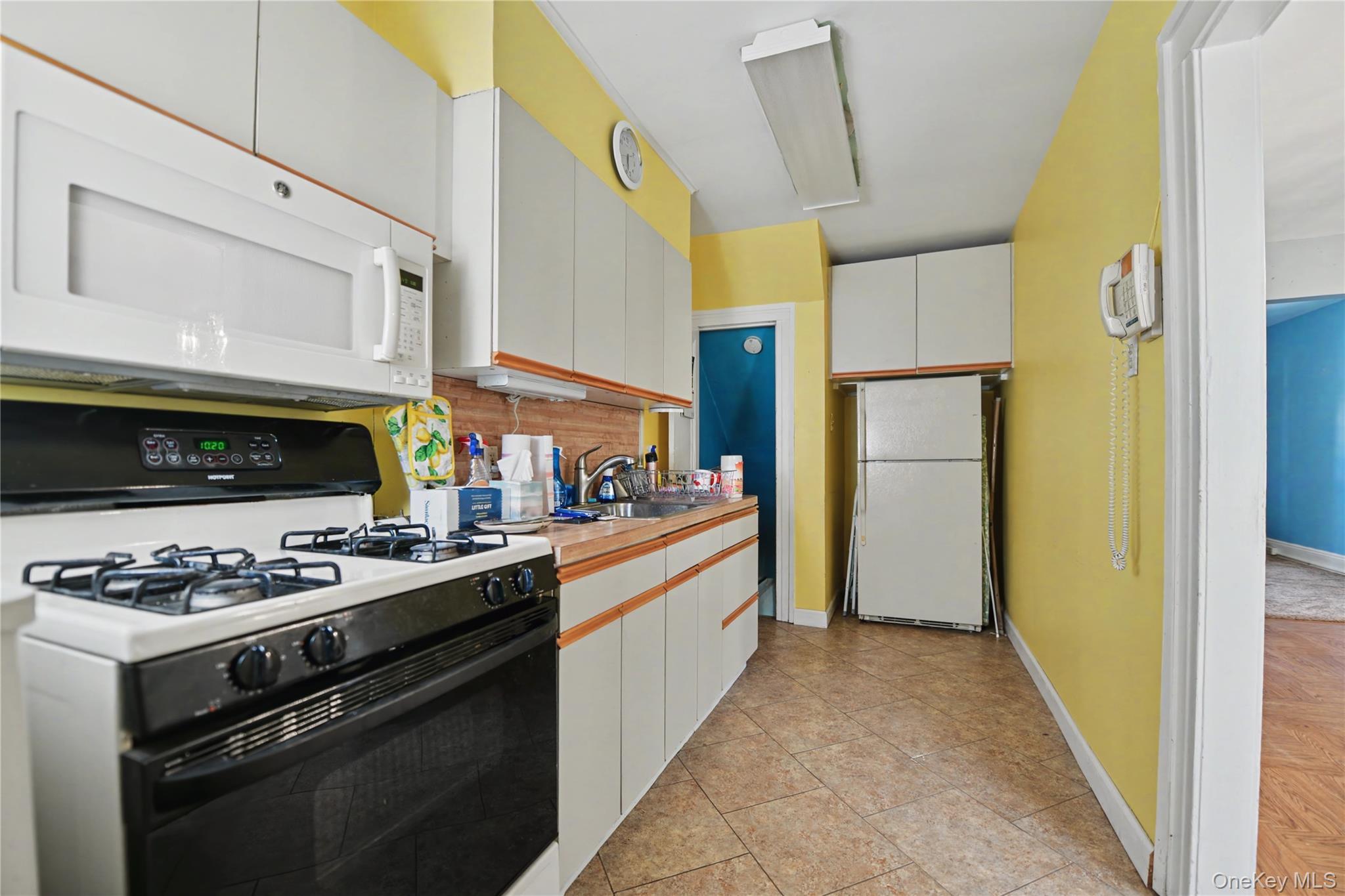 Single Family 77th  Queens, NY 11379, MLS-959704-9