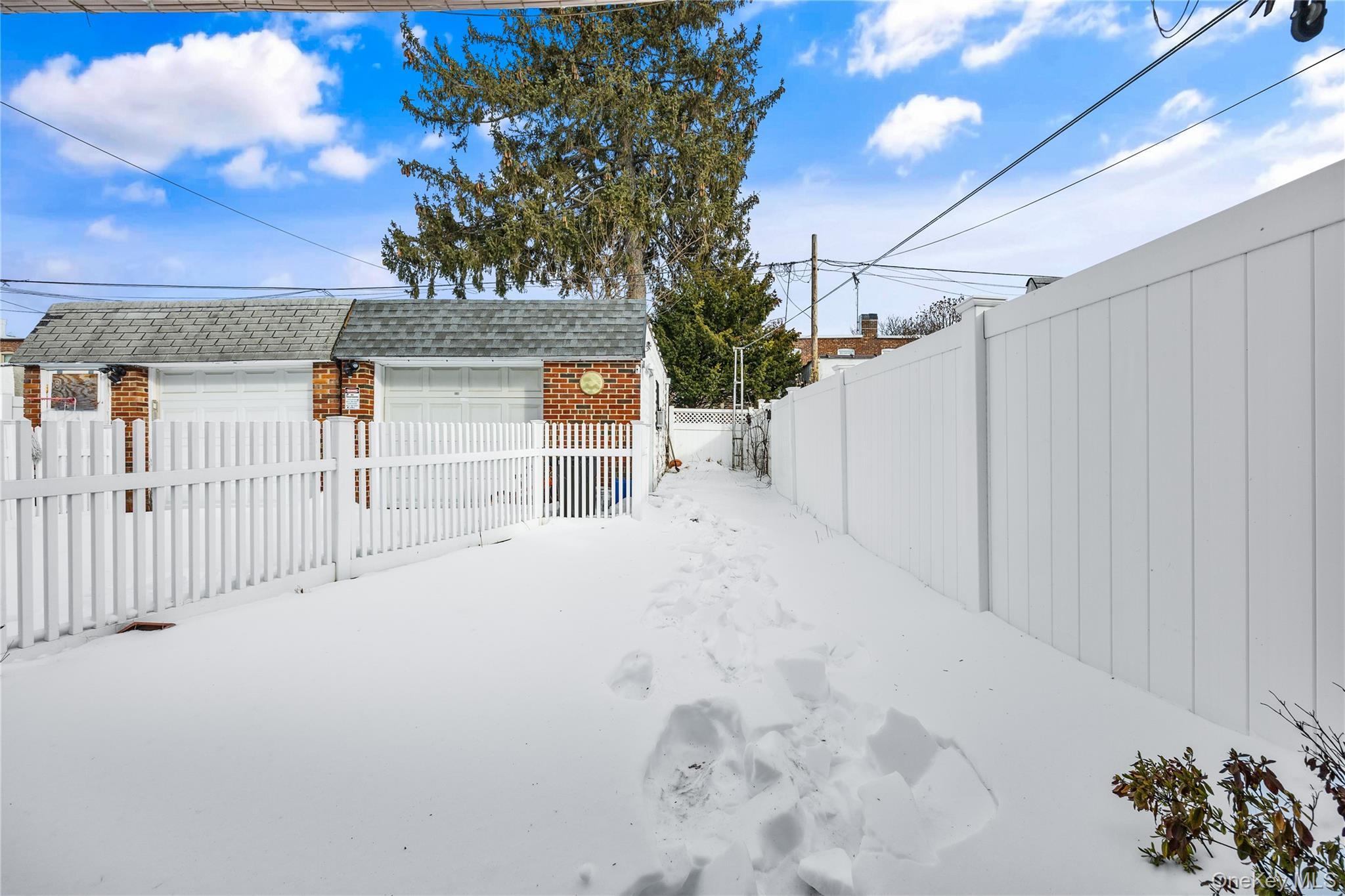 Single Family 85th  Queens, NY 11385, MLS-959736-23