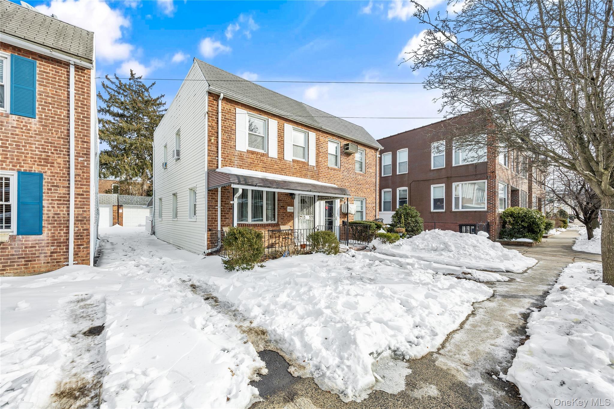 Single Family 85th  Queens, NY 11385, MLS-959736-25