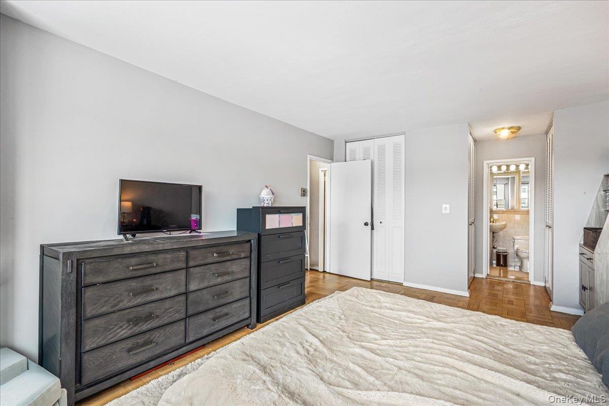 Coop 215th  Queens, NY 11360, MLS-959741-12