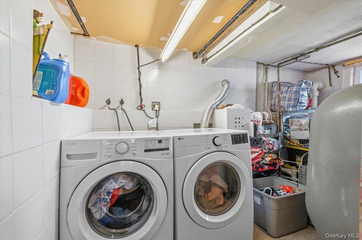 Single Family 69th  Queens, NY 11385, MLS-959750-22