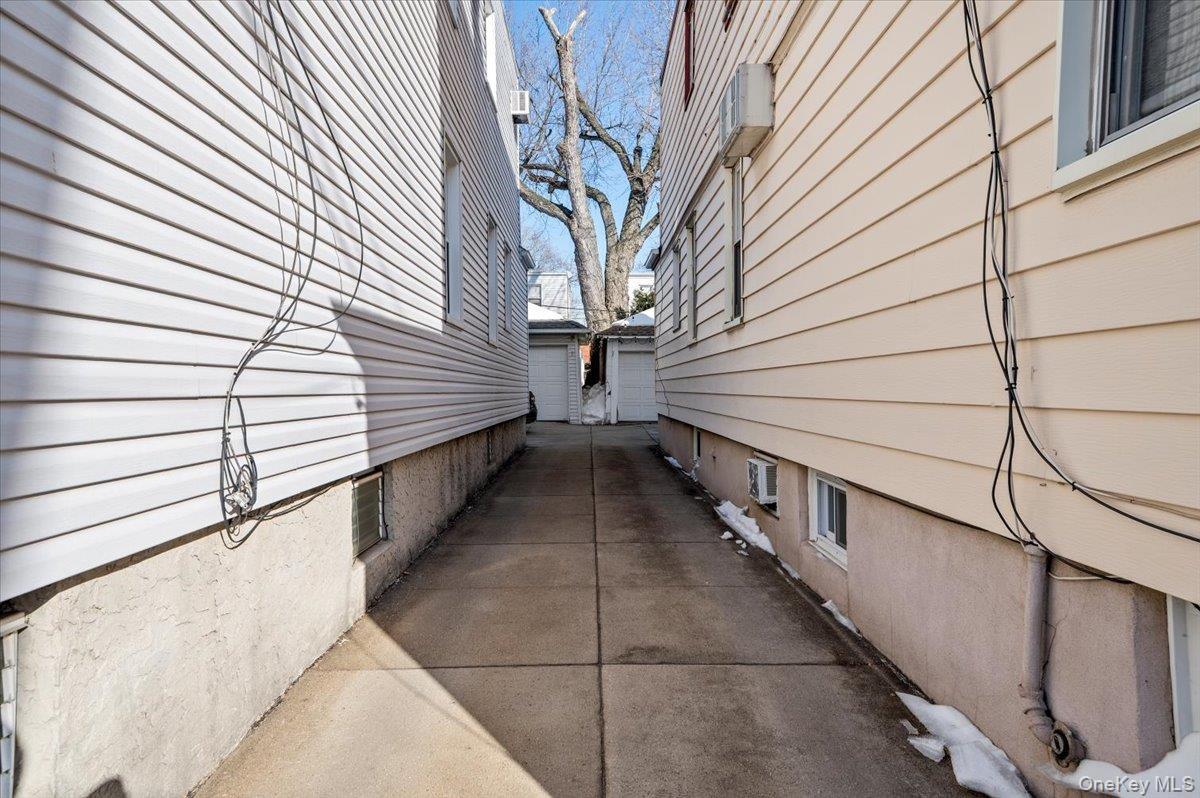 Single Family 69th  Queens, NY 11385, MLS-959750-23