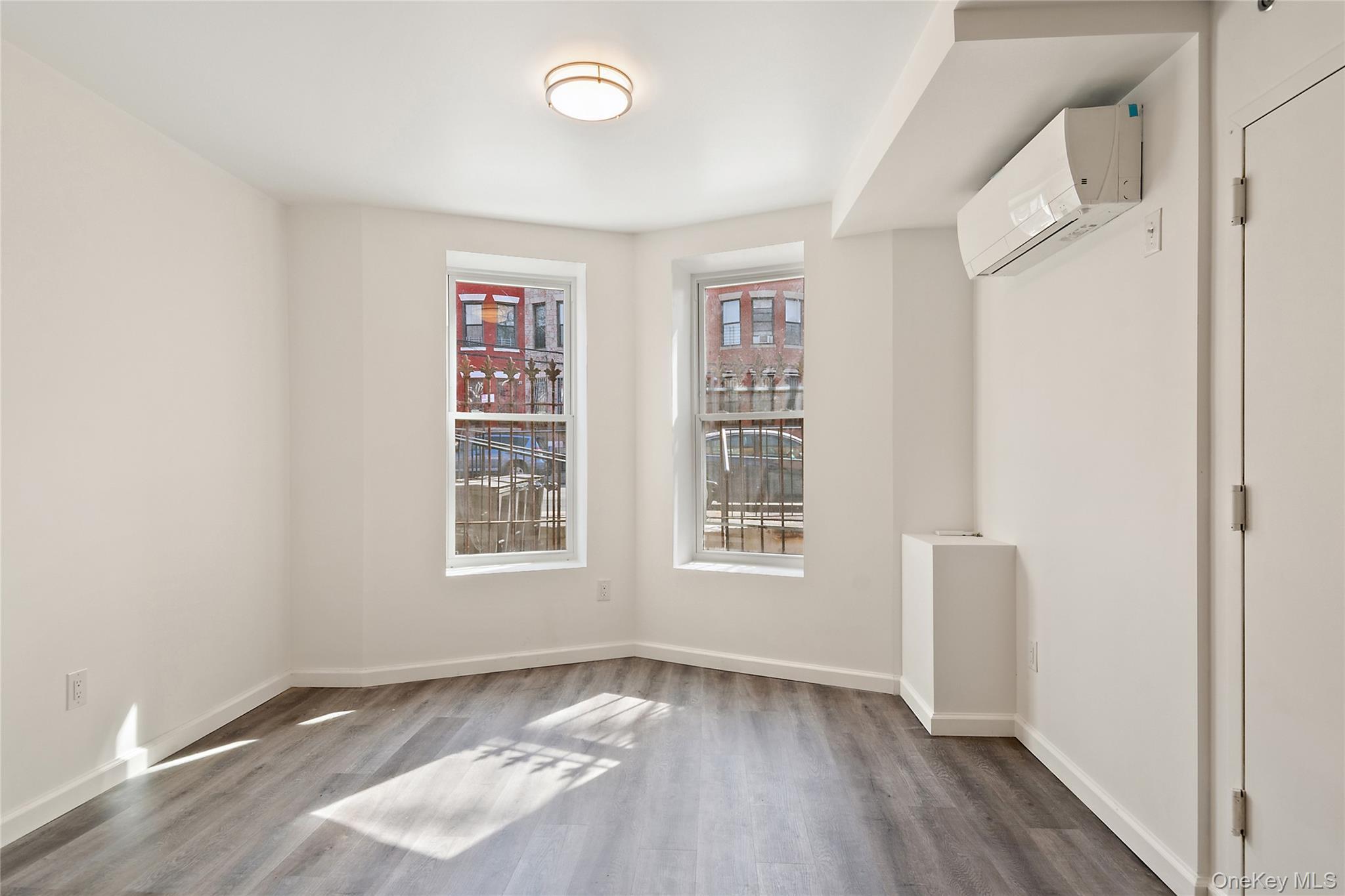 Commercial Sale Morris Avenue  Bronx, NY 10456, MLS-959846-16