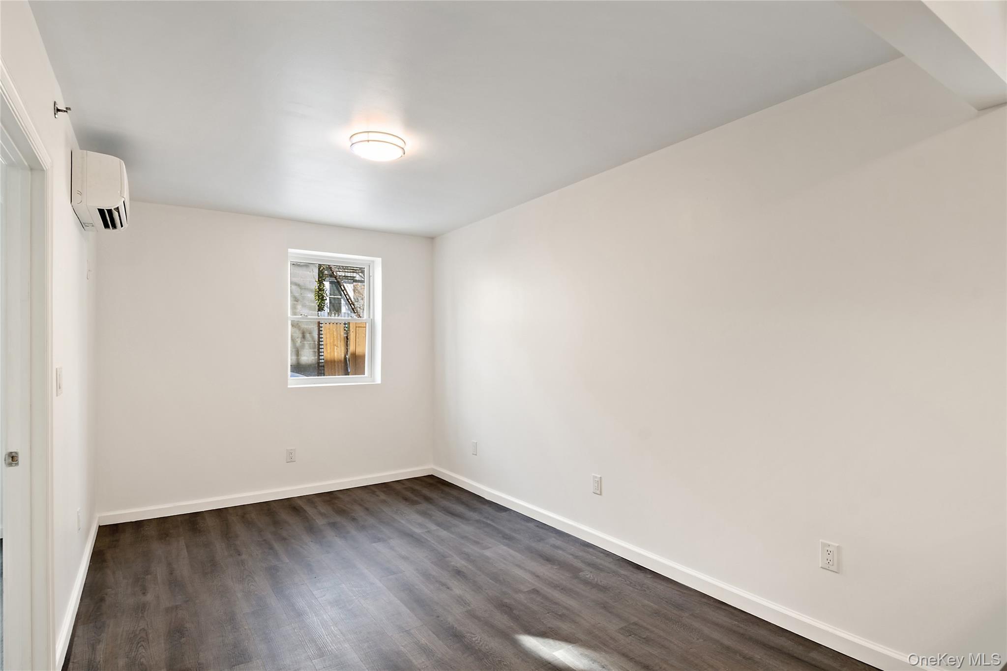 Commercial Sale Morris Avenue  Bronx, NY 10456, MLS-959846-25