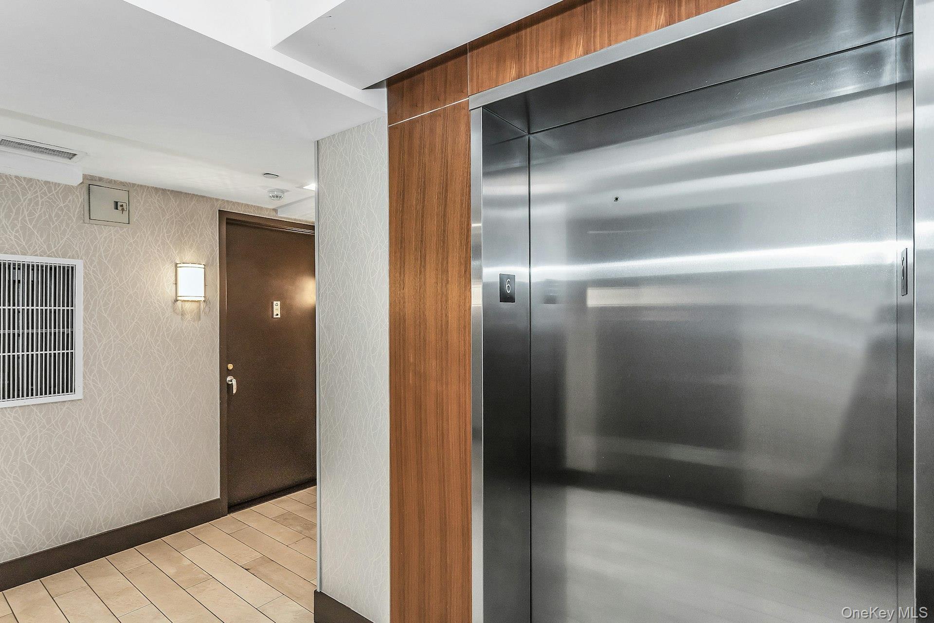 Condo Prince  Queens, NY 11354, MLS-959856-25