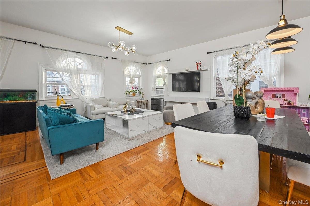 Single Family Stell  Bronx, NY 10469, MLS-959857-2