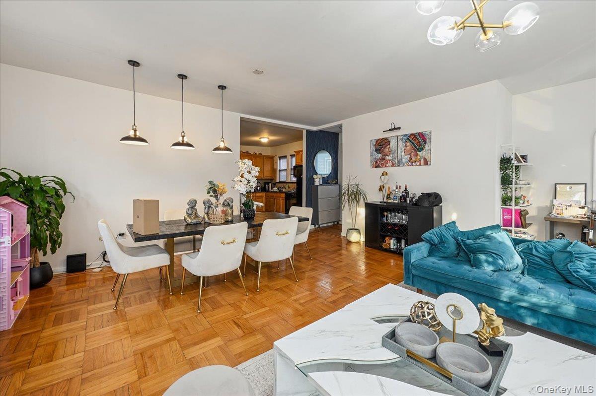 Single Family Stell  Bronx, NY 10469, MLS-959857-3