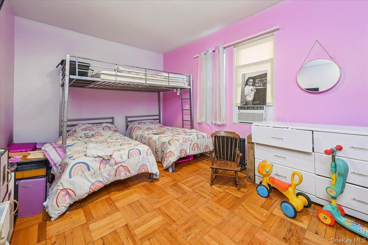 Single Family Stell  Bronx, NY 10469, MLS-959857-7