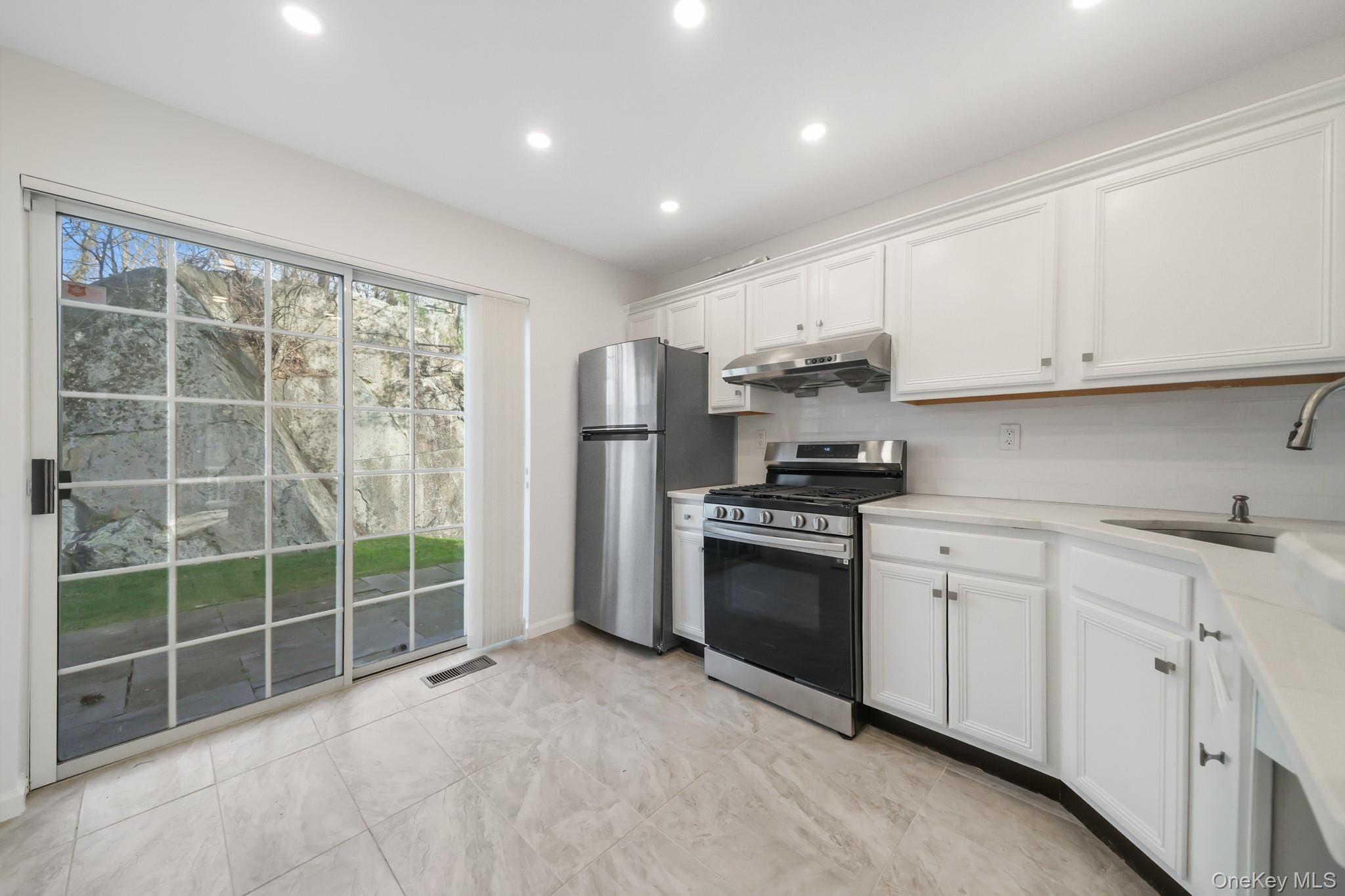 Condo Park Ridge  Westchester County, NY 10603, MLS-959874-7