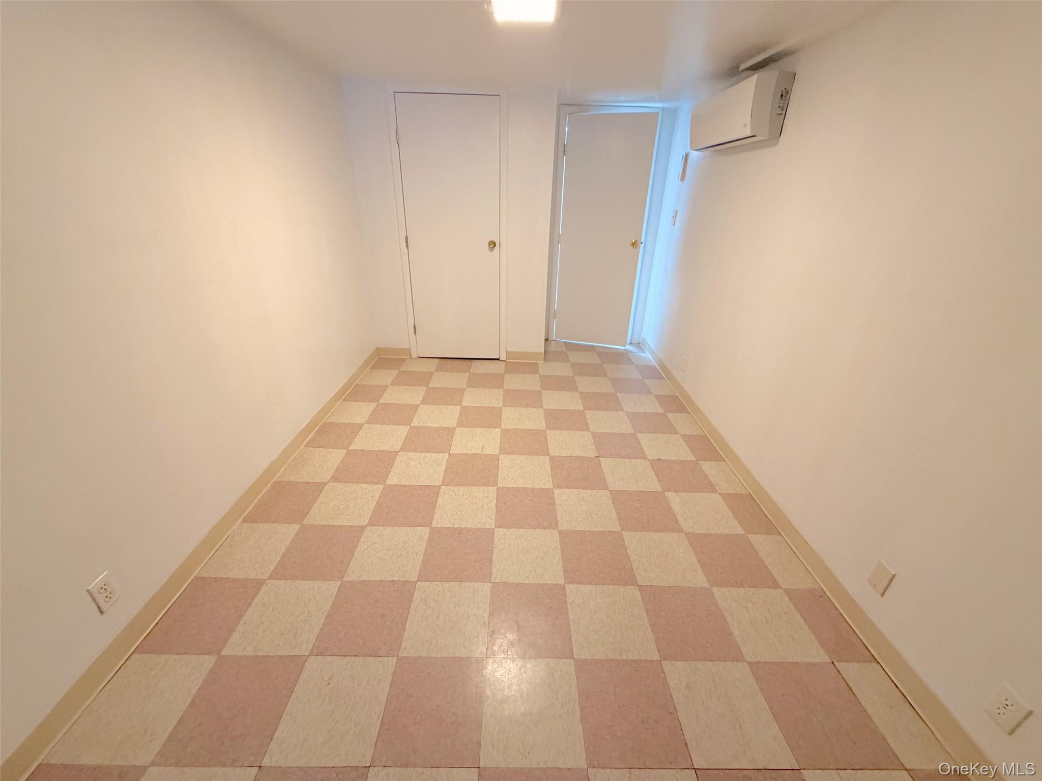 Apartment 77th Queens, NY 11367, MLS-959891-6