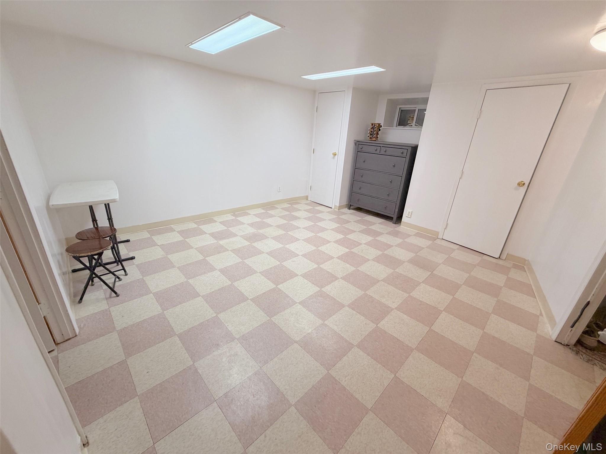 Apartment 77th Queens, NY 11367, MLS-959891-9