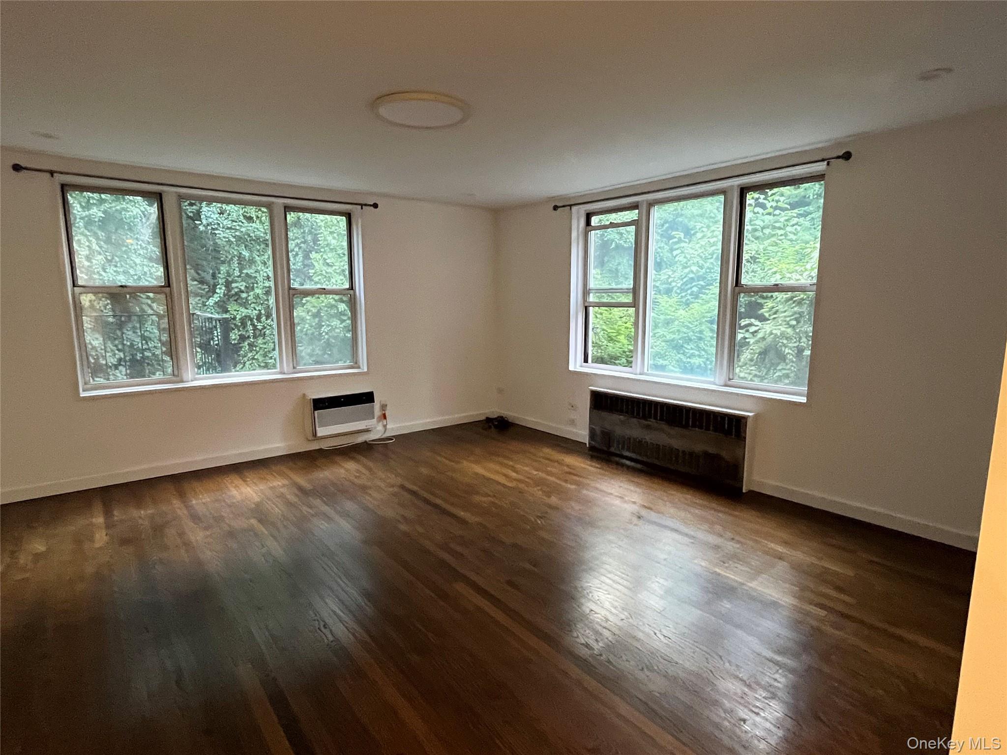 Apartment Valles  Bronx, NY 10471, MLS-959911-2
