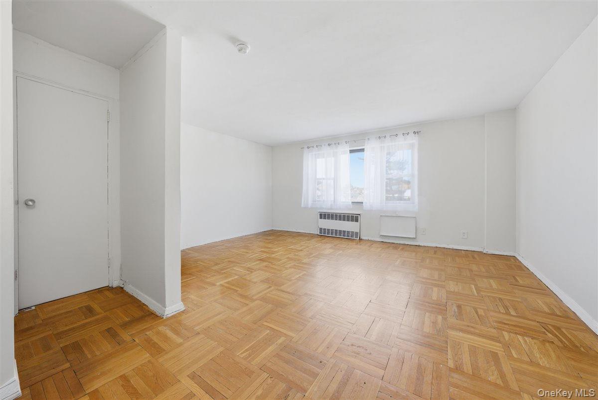 Coop Pelham  Westchester County, NY 10805, MLS-959941-14