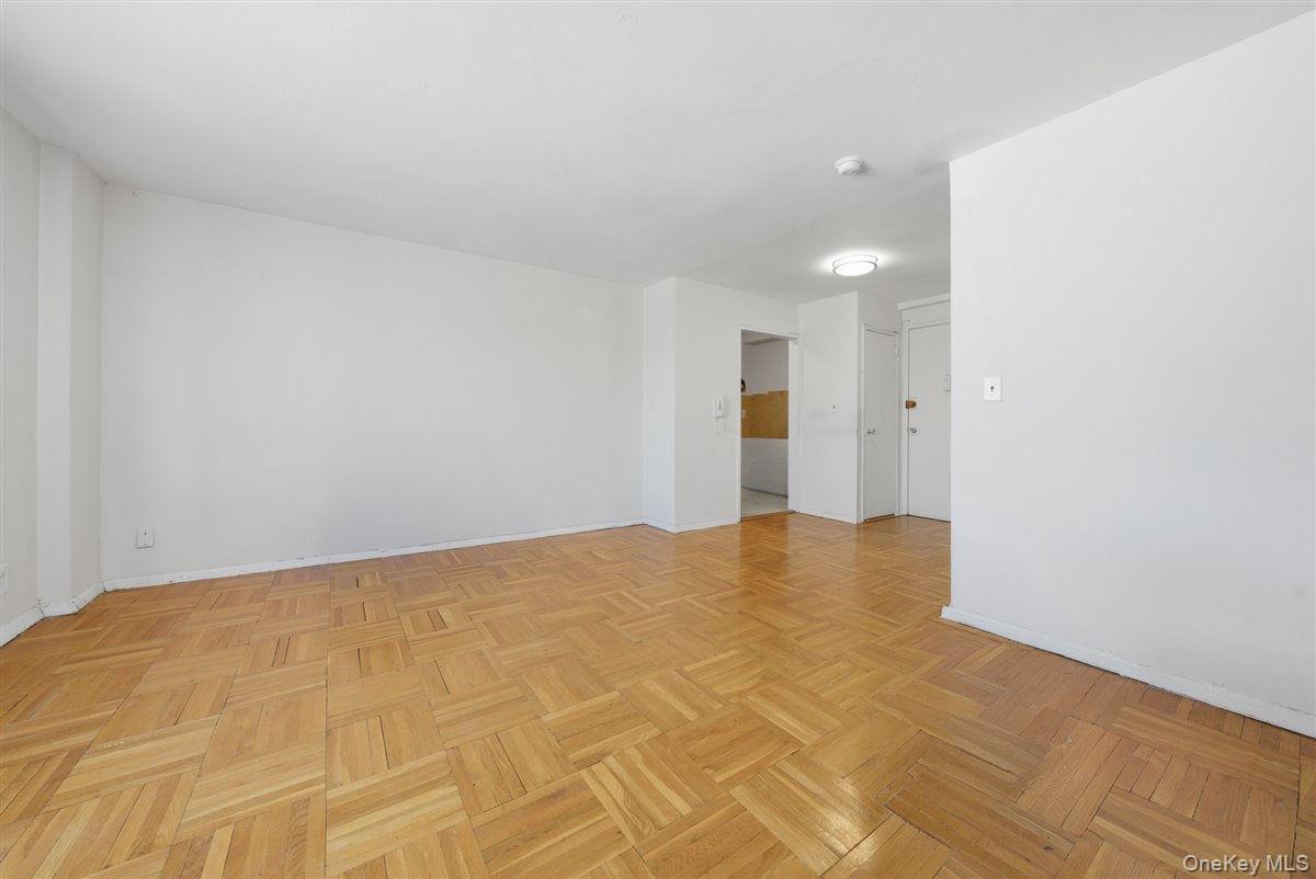 Coop Pelham  Westchester County, NY 10805, MLS-959941-15