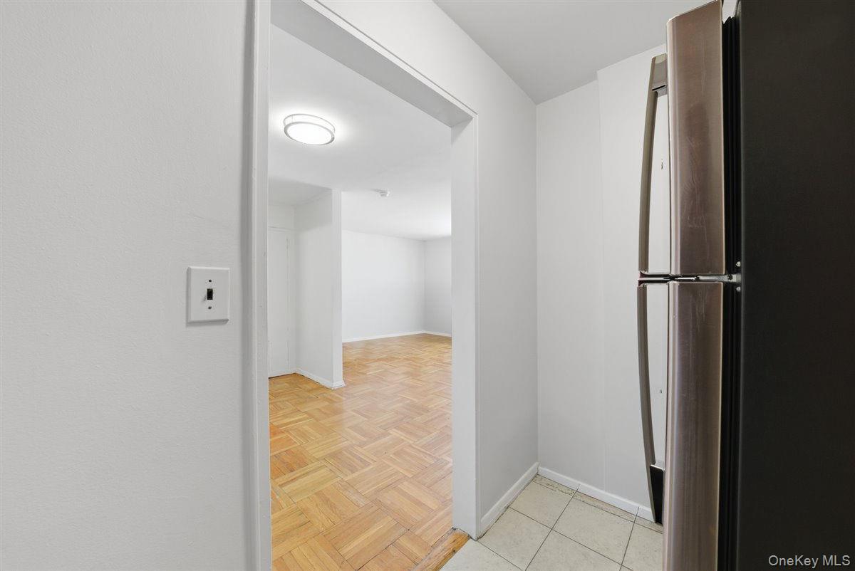 Coop Pelham  Westchester County, NY 10805, MLS-959941-19