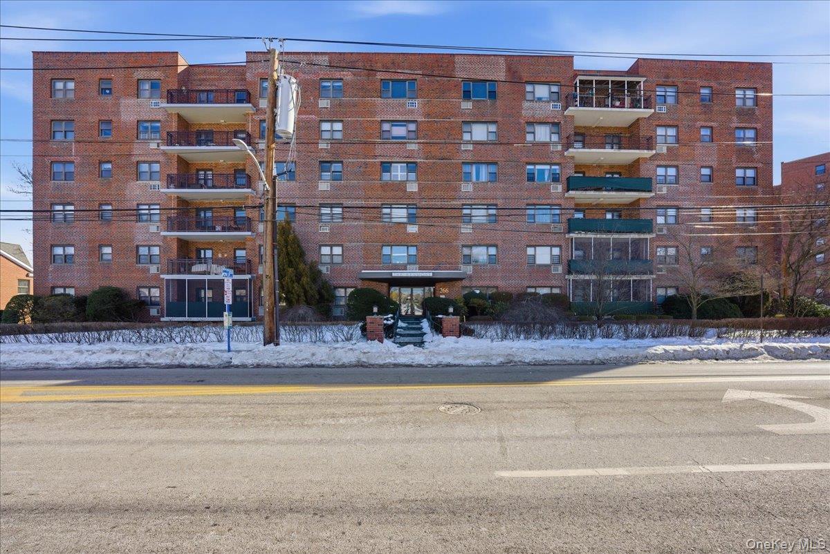 Coop Pelham  Westchester County, NY 10805, MLS-959941-24