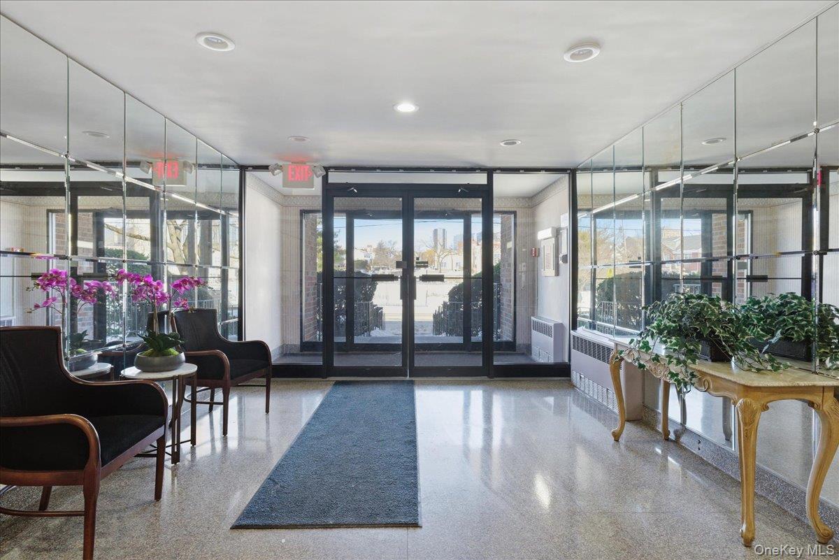 Coop Pelham  Westchester County, NY 10805, MLS-959941-5